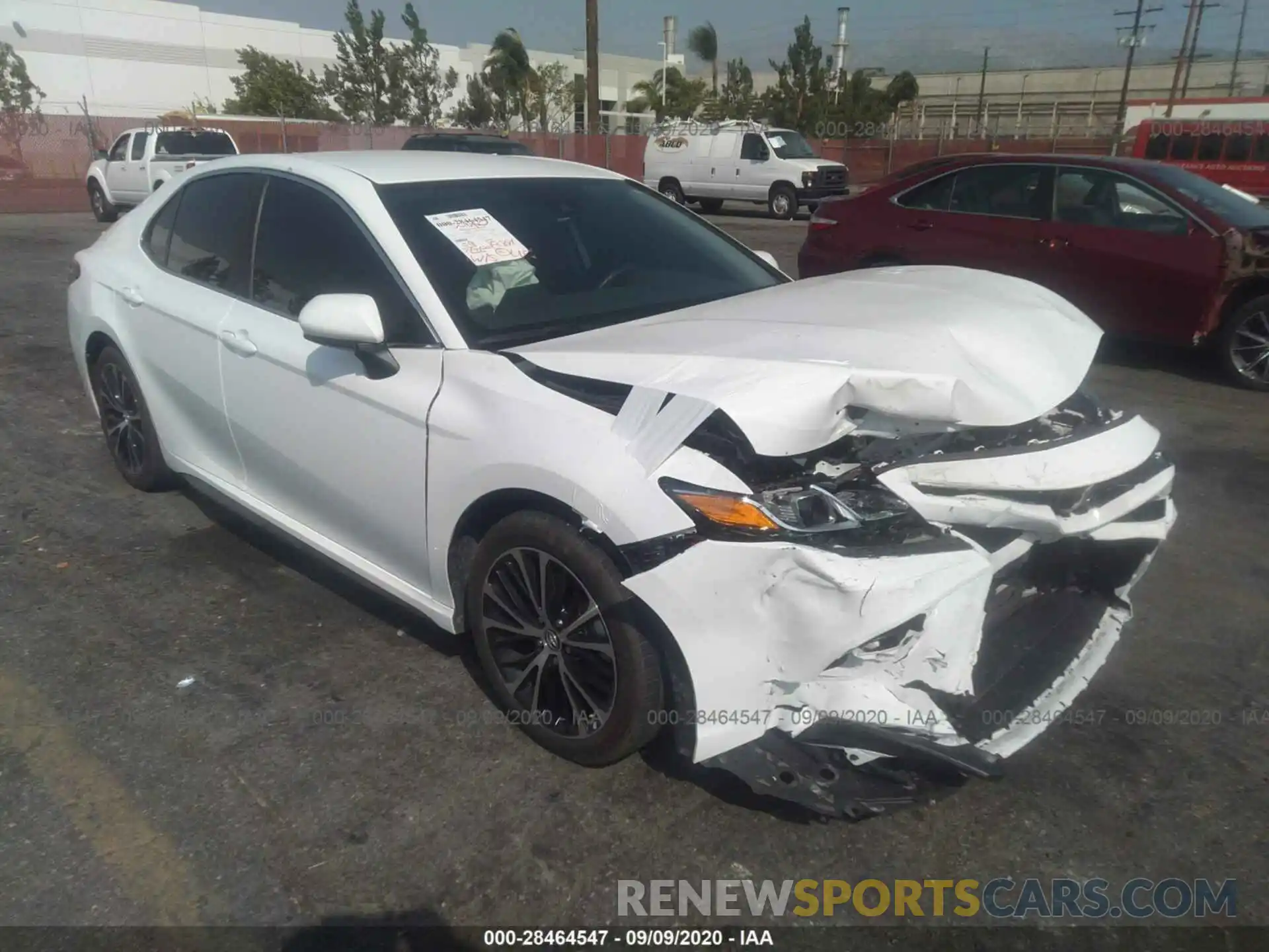 1 Photograph of a damaged car 4T1B11HKXKU792814 TOYOTA CAMRY 2019