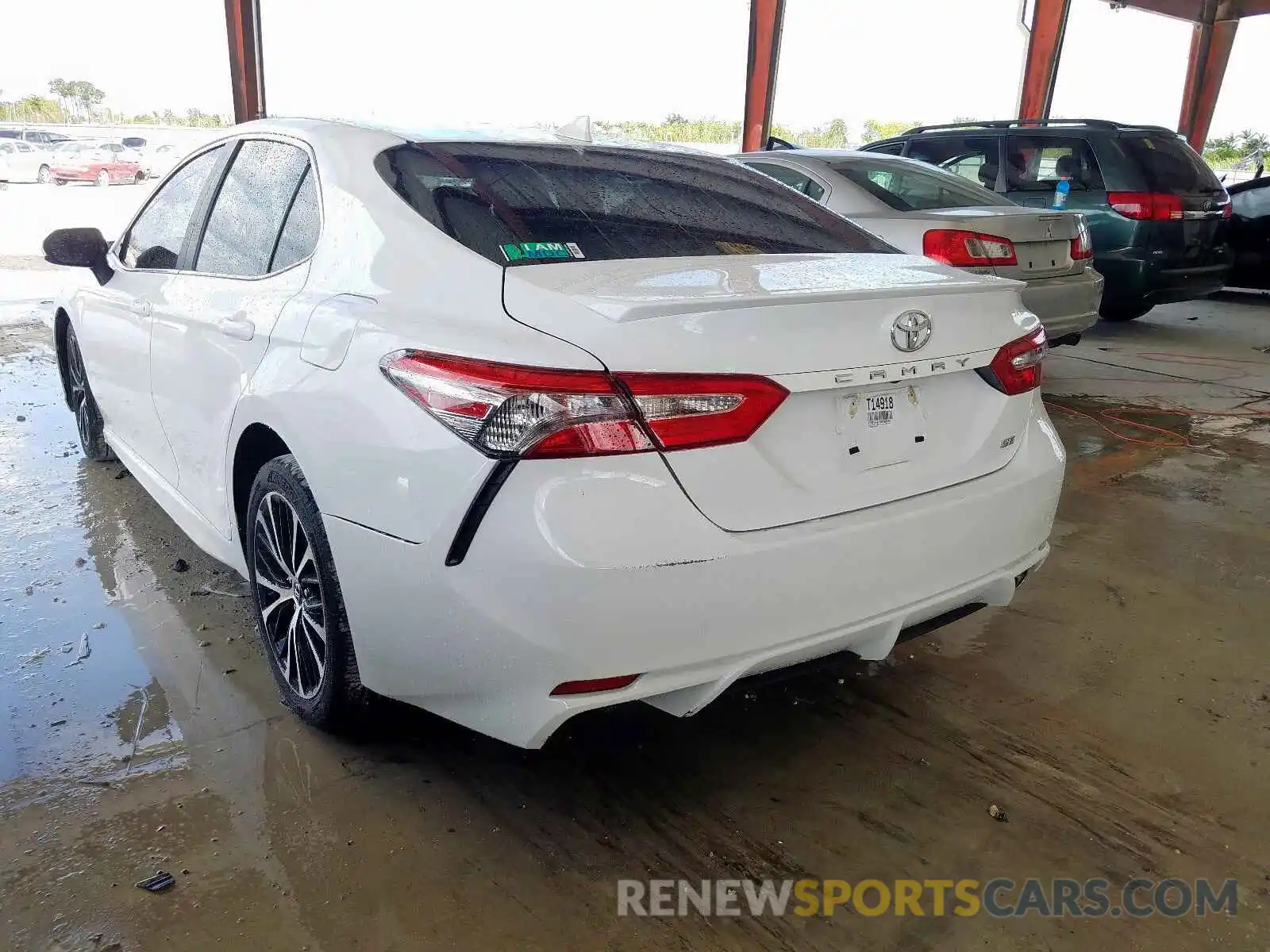 3 Photograph of a damaged car 4T1B11HKXKU799164 TOYOTA CAMRY 2019