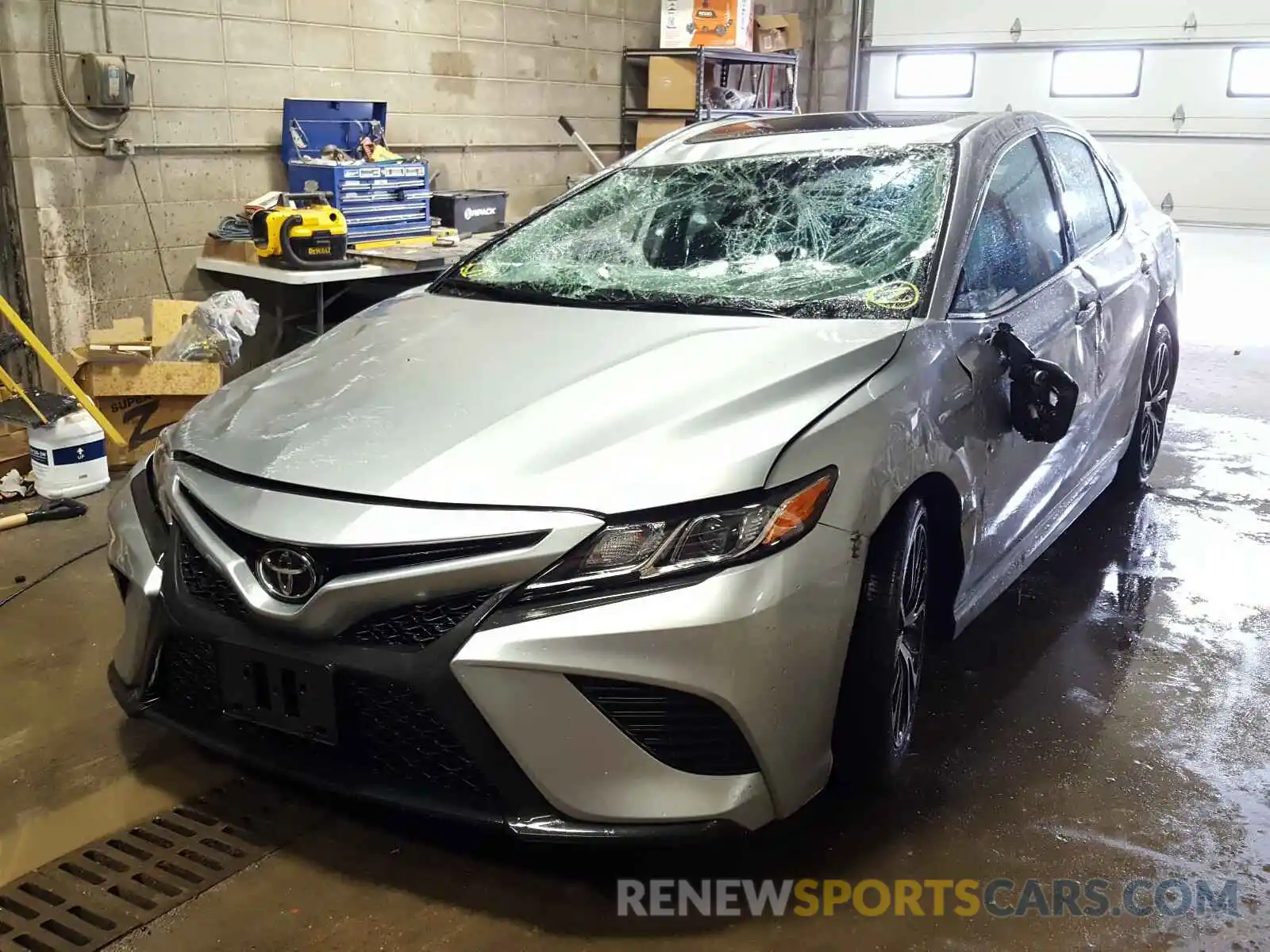 2 Photograph of a damaged car 4T1B11HKXKU800796 TOYOTA CAMRY 2019