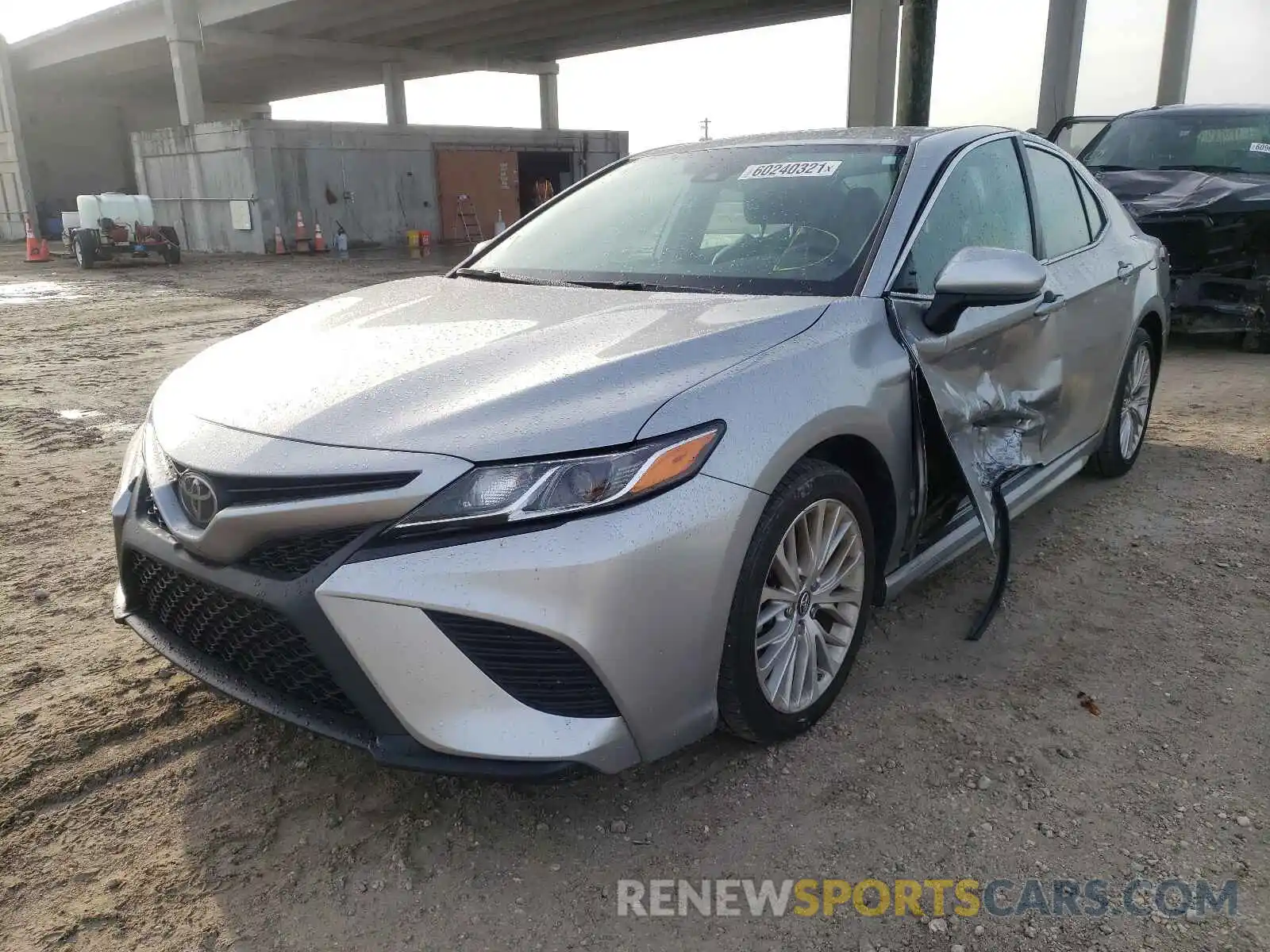 2 Photograph of a damaged car 4T1B11HKXKU801737 TOYOTA CAMRY 2019