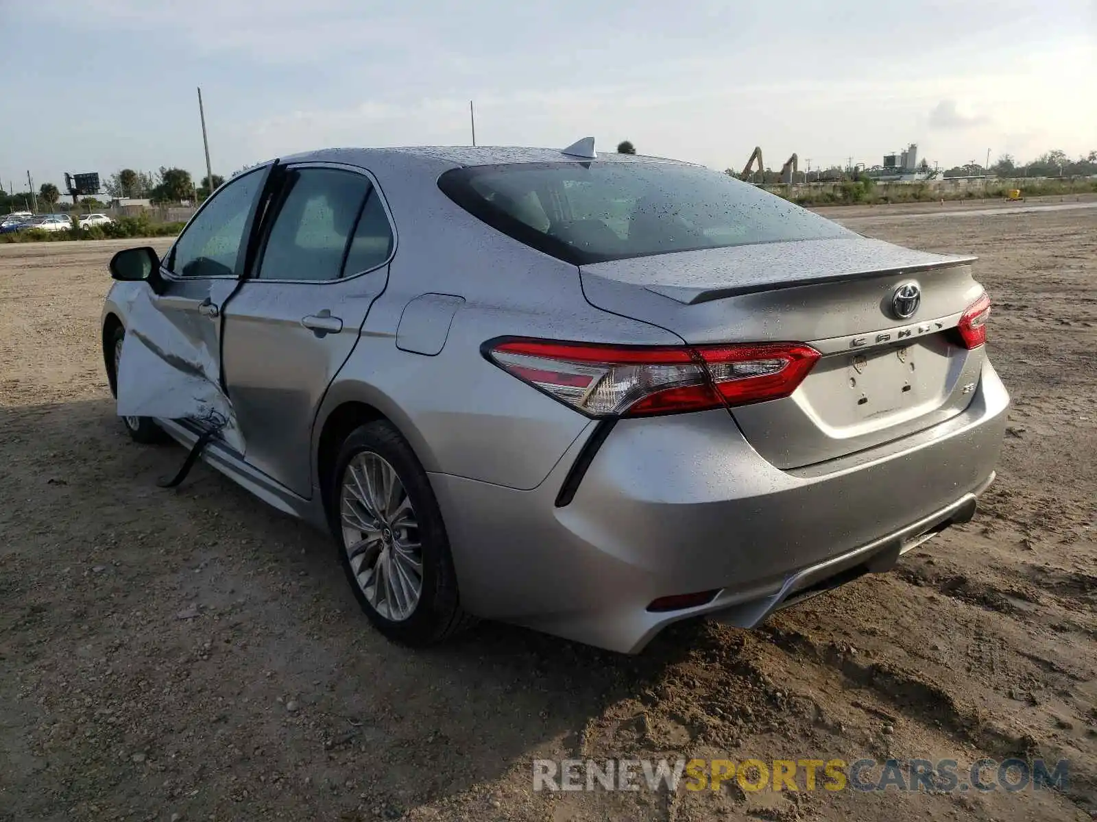 3 Photograph of a damaged car 4T1B11HKXKU801737 TOYOTA CAMRY 2019