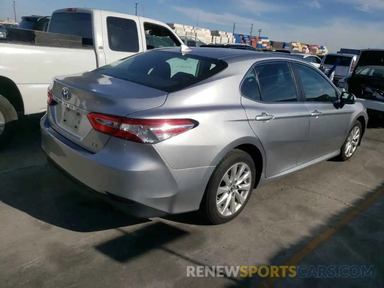 4 Photograph of a damaged car 4T1B11HKXKU801768 TOYOTA CAMRY 2019