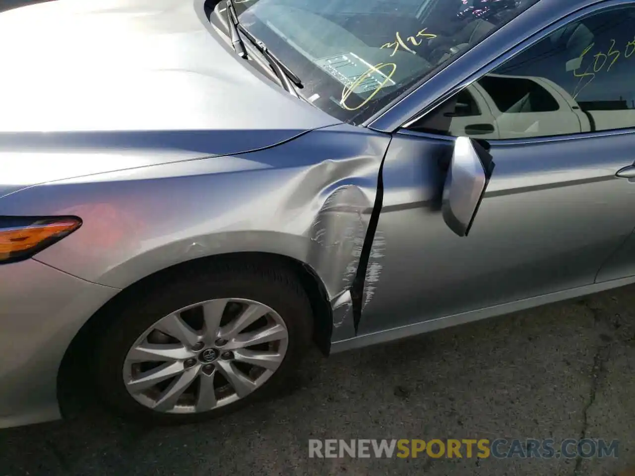 9 Photograph of a damaged car 4T1B11HKXKU801768 TOYOTA CAMRY 2019