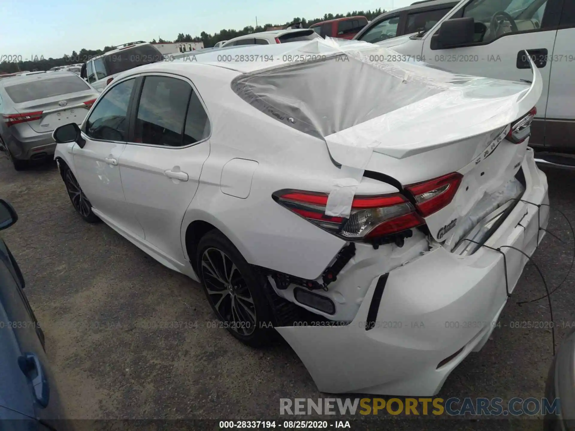 3 Photograph of a damaged car 4T1B11HKXKU802886 TOYOTA CAMRY 2019