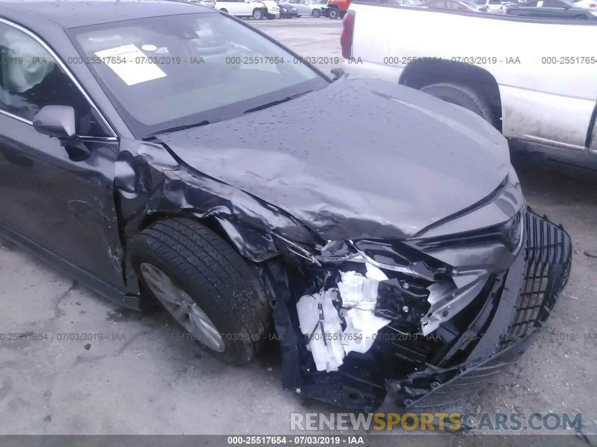 6 Photograph of a damaged car 4T1B11HKXKU803083 TOYOTA CAMRY 2019