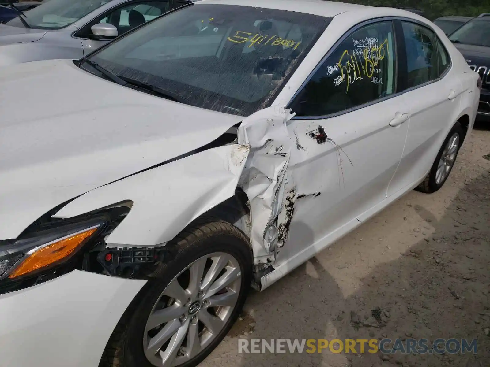 9 Photograph of a damaged car 4T1B11HKXKU808316 TOYOTA CAMRY 2019