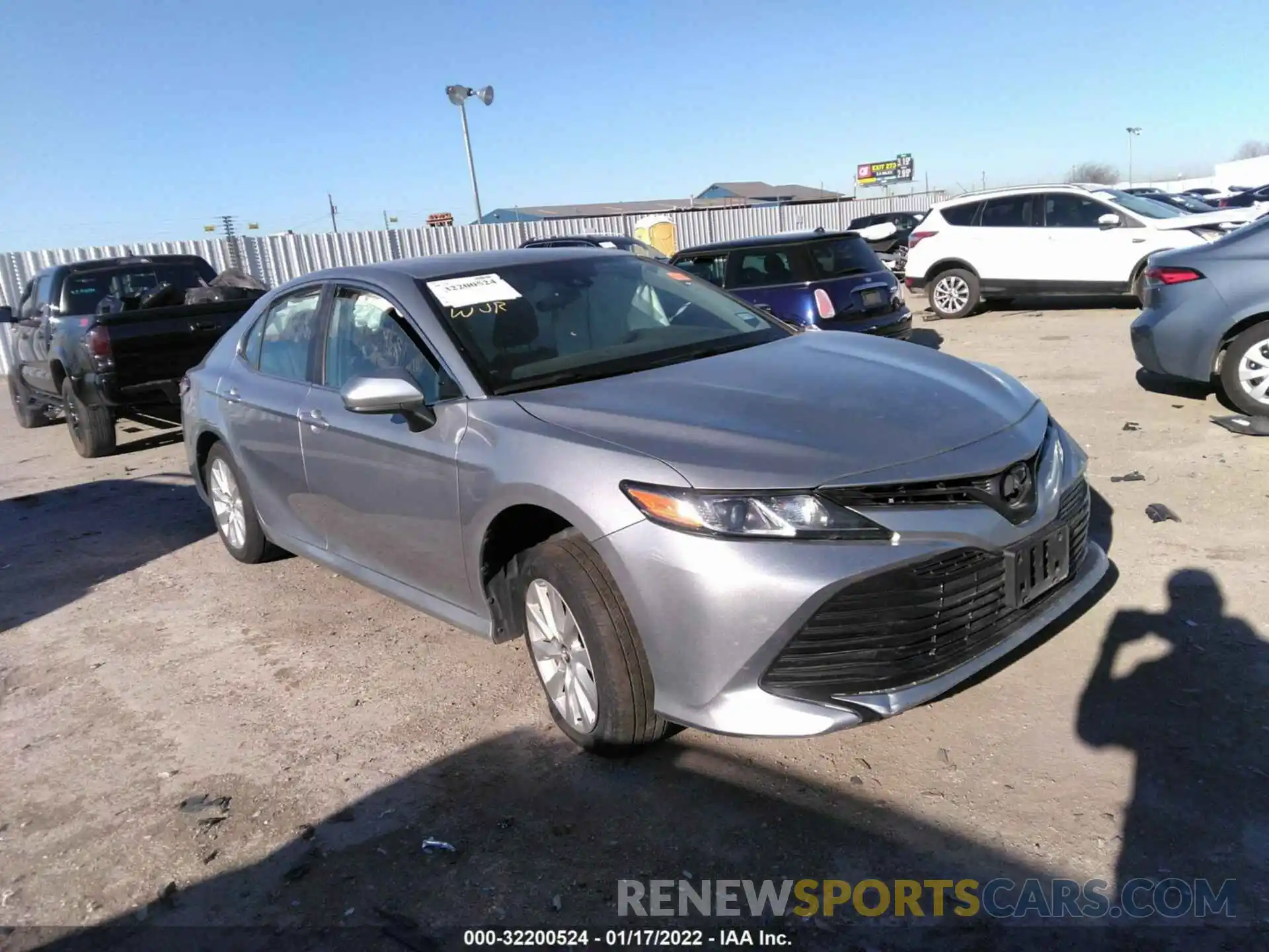 1 Photograph of a damaged car 4T1B11HKXKU808459 TOYOTA CAMRY 2019