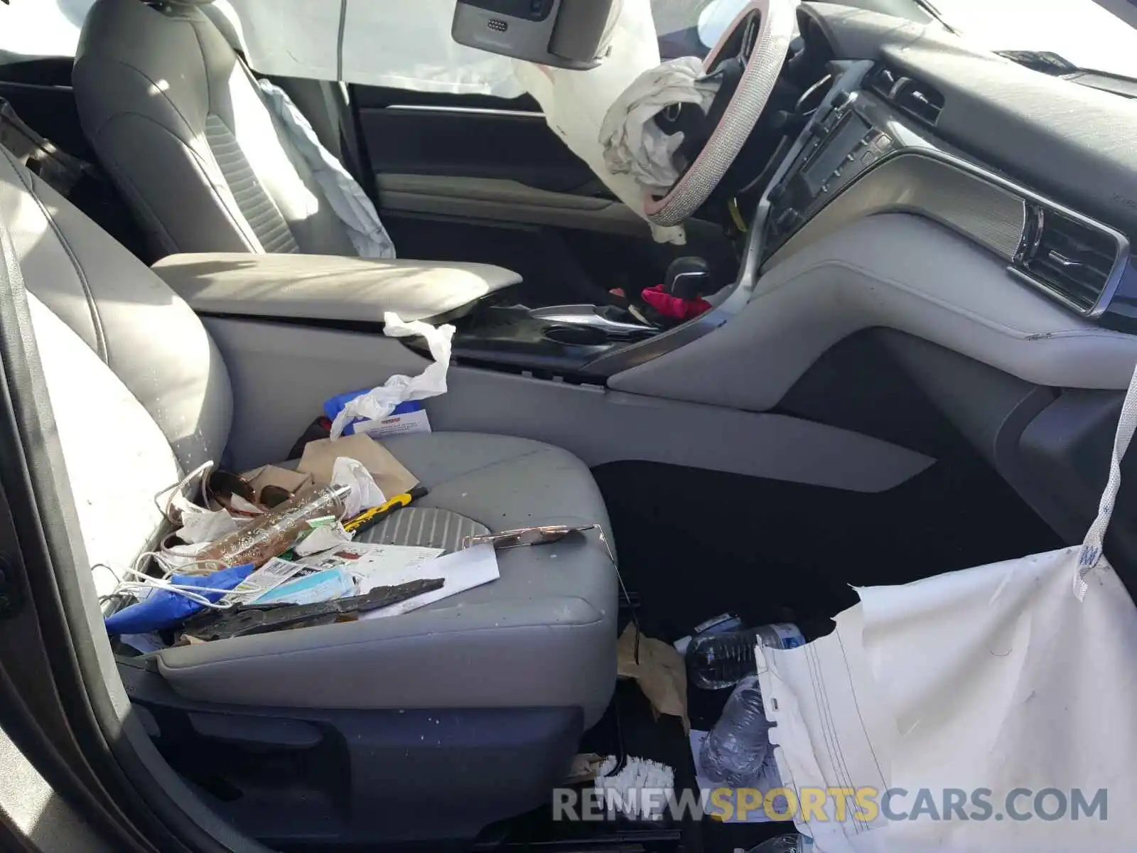 5 Photograph of a damaged car 4T1B11HKXKU808610 TOYOTA CAMRY 2019