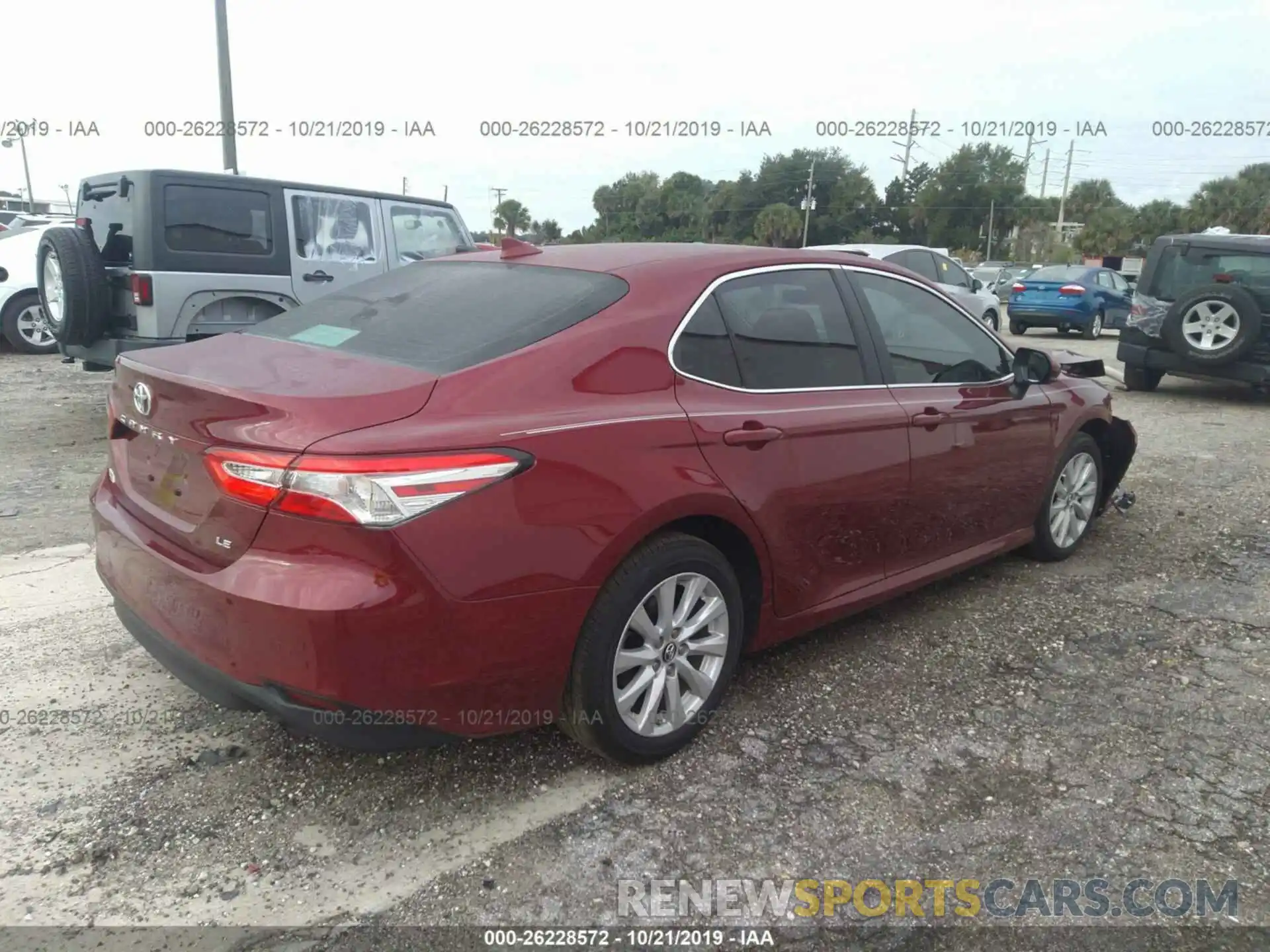 4 Photograph of a damaged car 4T1B11HKXKU808963 TOYOTA CAMRY 2019