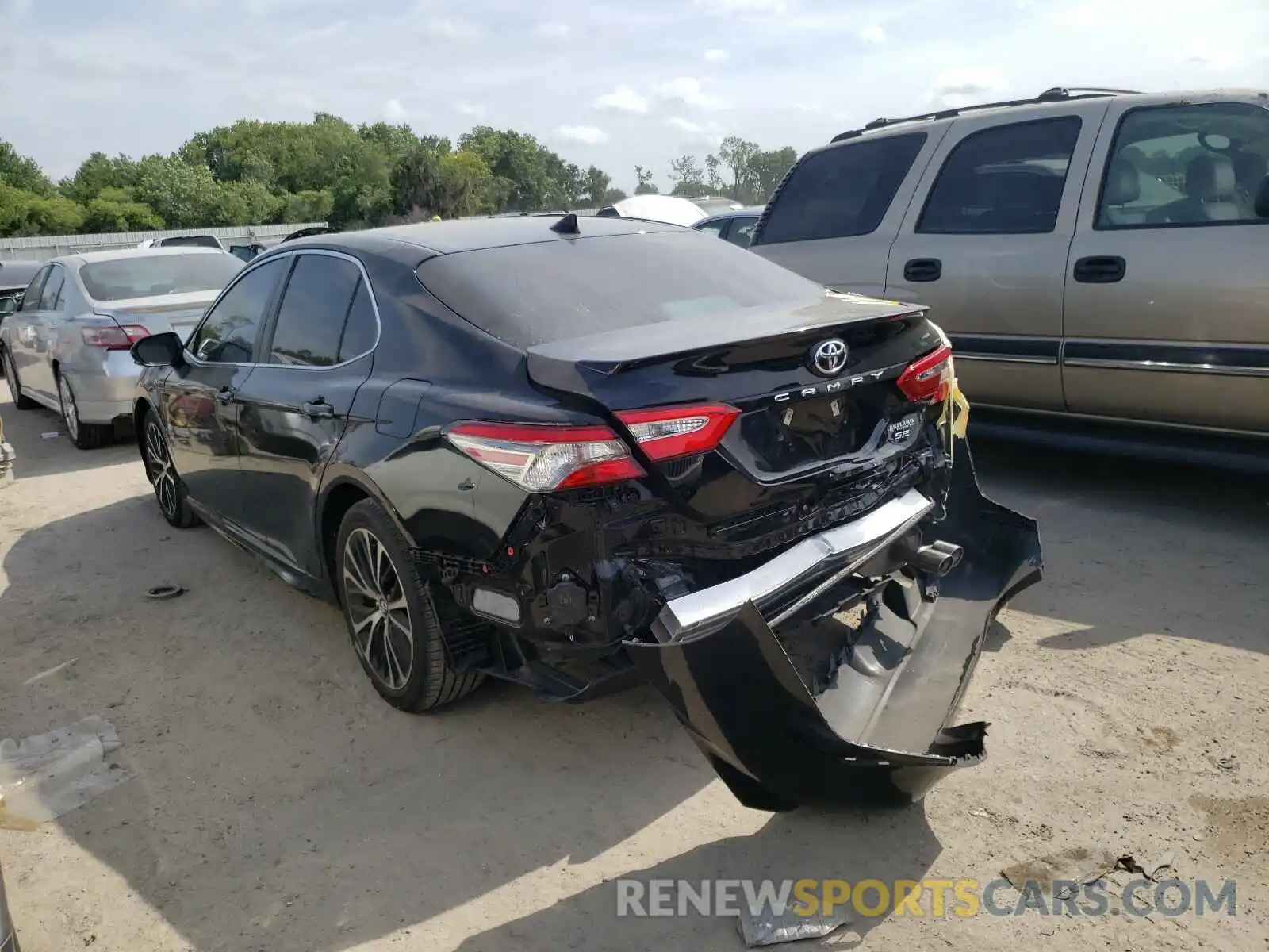 3 Photograph of a damaged car 4T1B11HKXKU810437 TOYOTA CAMRY 2019