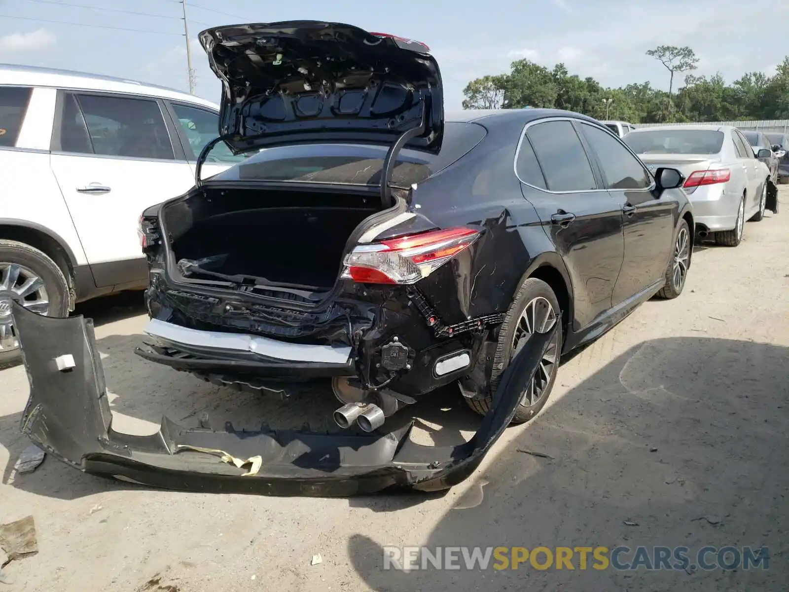 4 Фотография поврежденного автомобиля 4T1B11HKXKU810437 TOYOTA CAMRY 2019