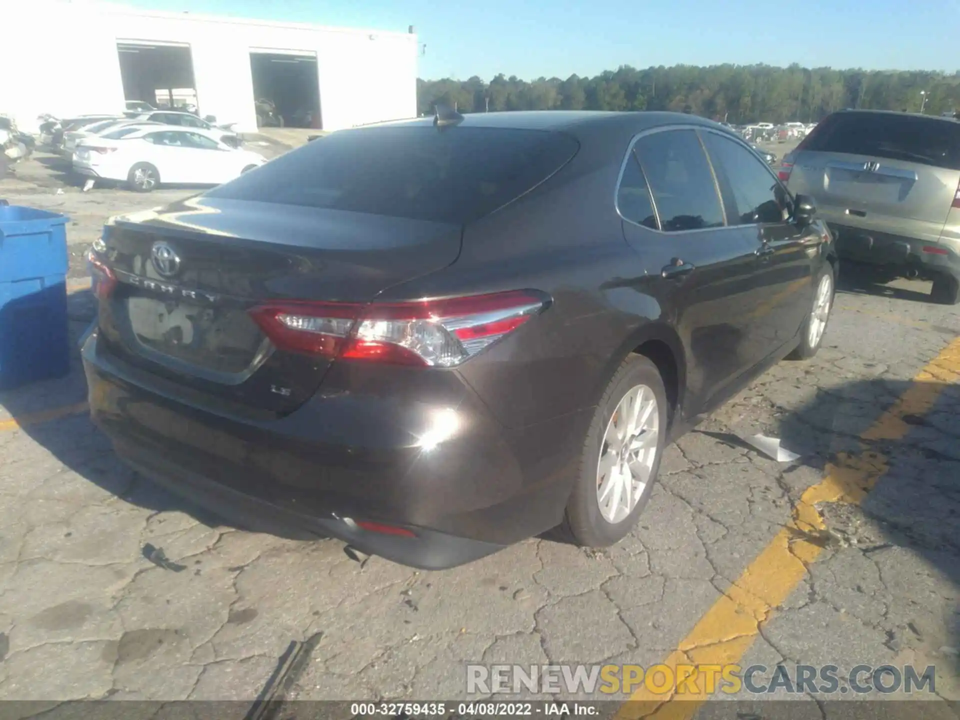 4 Photograph of a damaged car 4T1B11HKXKU811667 TOYOTA CAMRY 2019