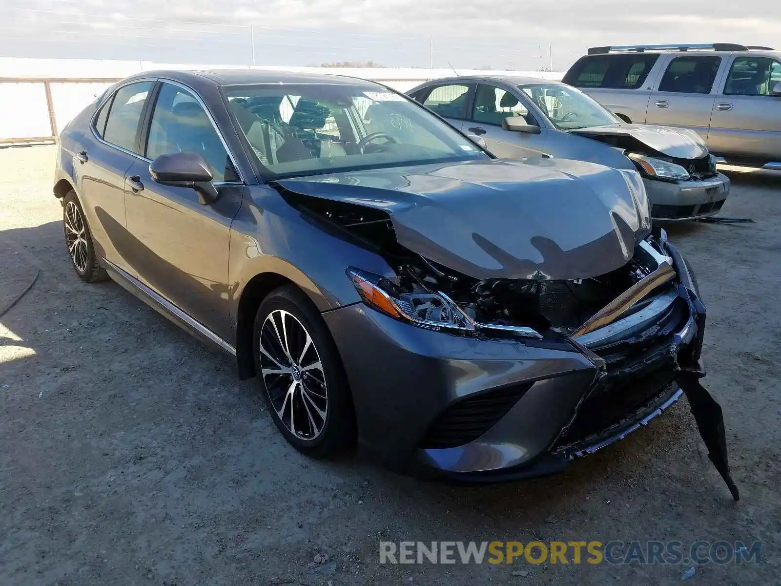 1 Photograph of a damaged car 4T1B11HKXKU812415 TOYOTA CAMRY 2019