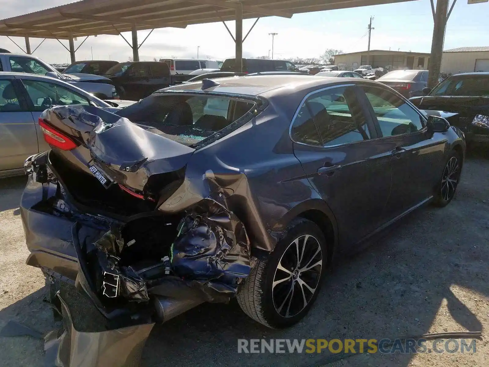 4 Photograph of a damaged car 4T1B11HKXKU812415 TOYOTA CAMRY 2019