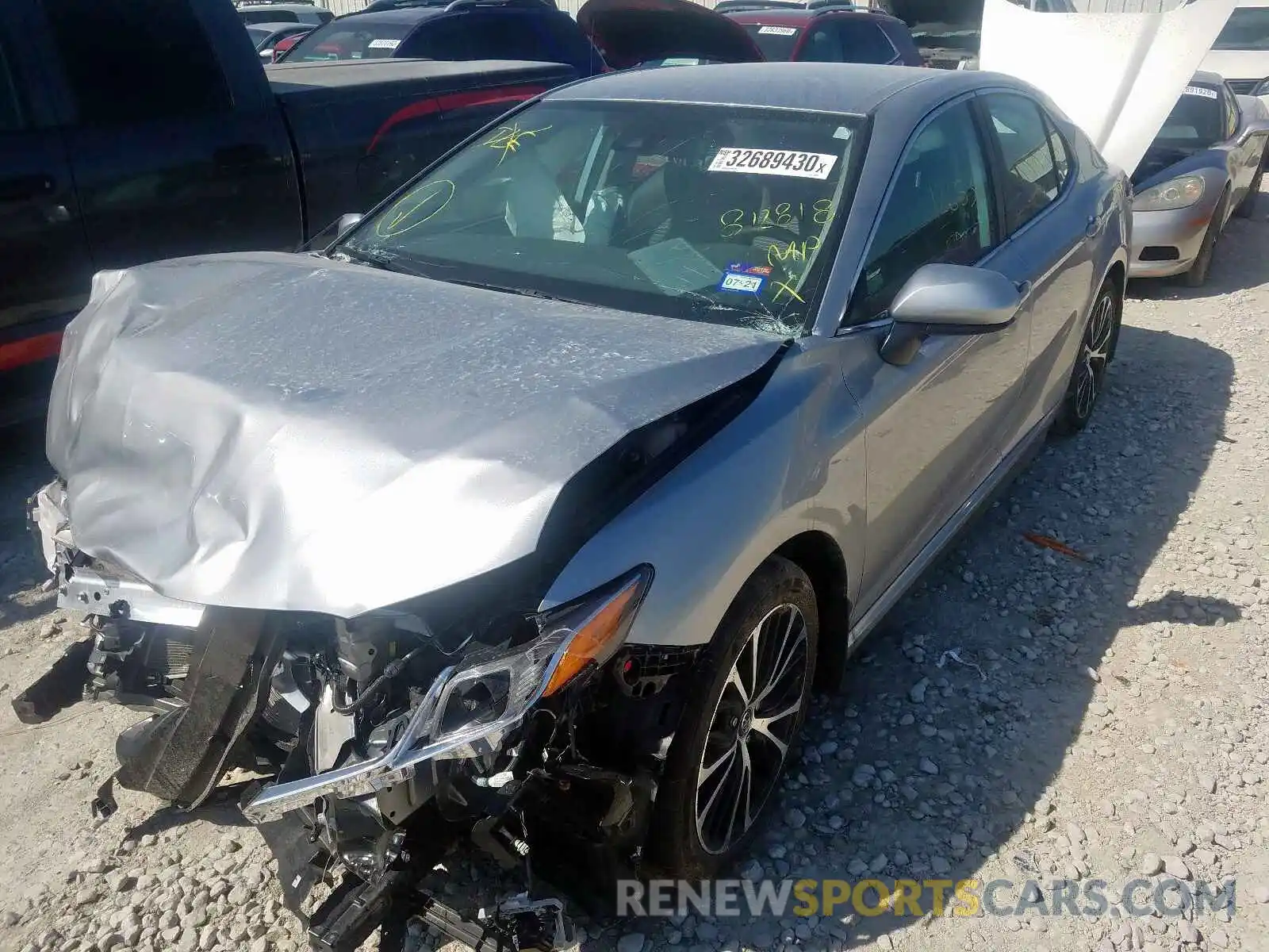 2 Photograph of a damaged car 4T1B11HKXKU812818 TOYOTA CAMRY 2019