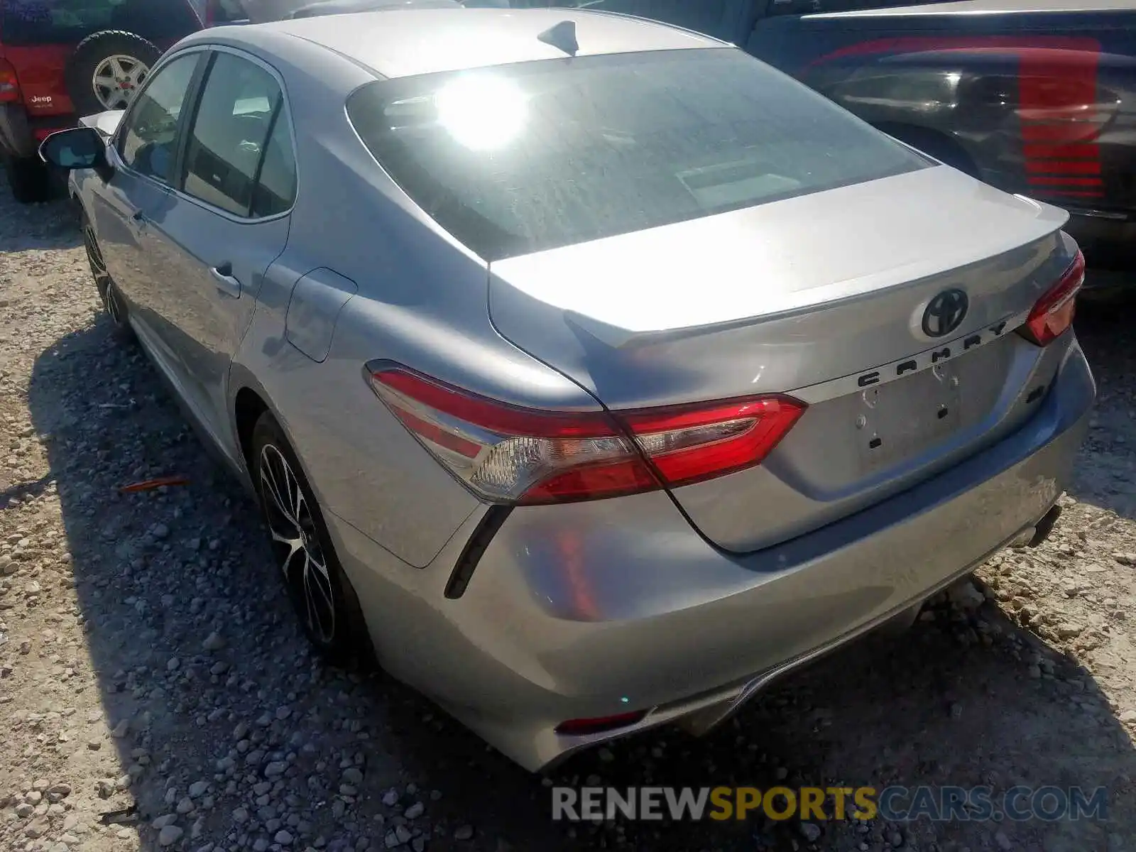 3 Photograph of a damaged car 4T1B11HKXKU812818 TOYOTA CAMRY 2019