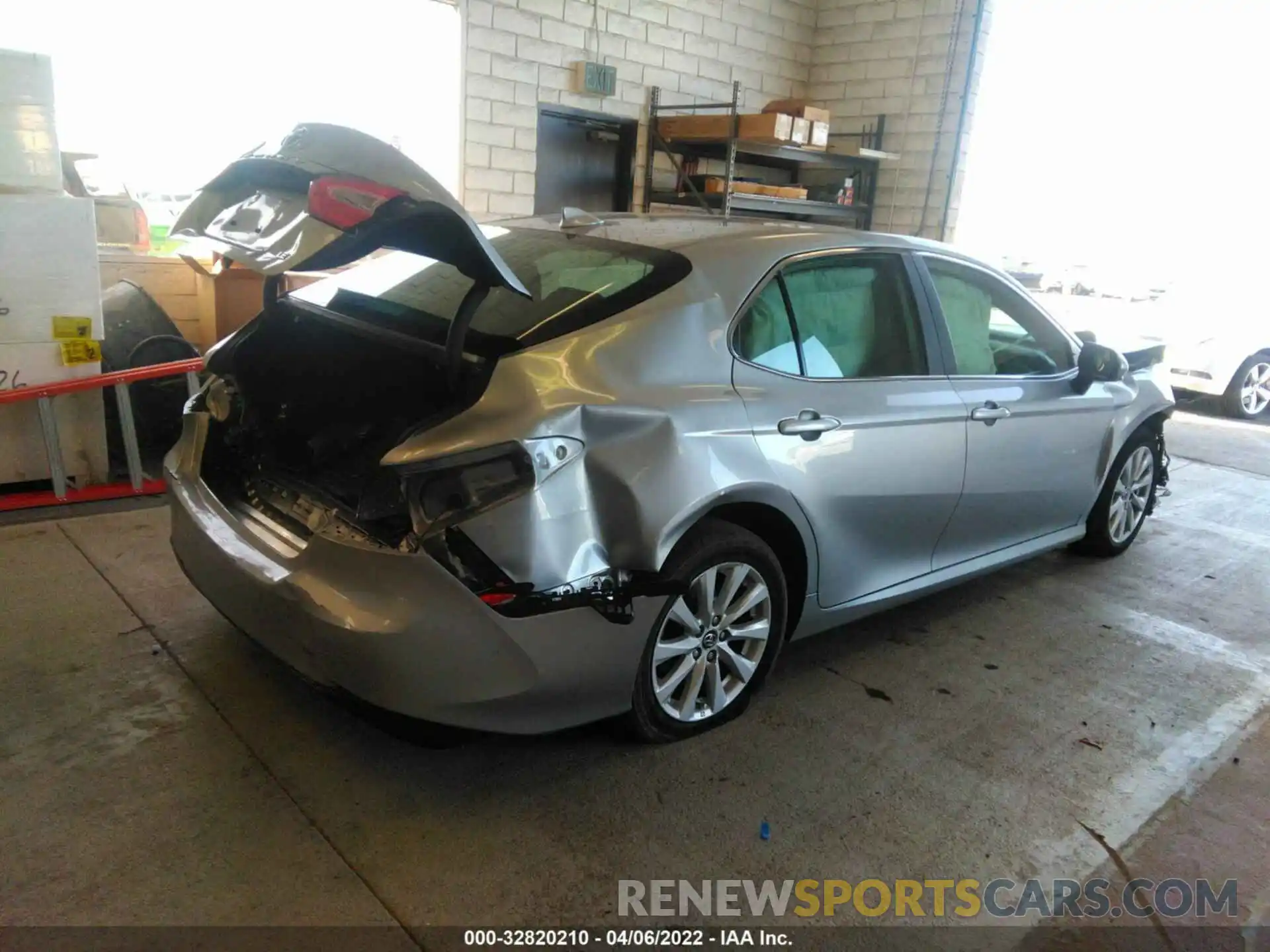 4 Photograph of a damaged car 4T1B11HKXKU813113 TOYOTA CAMRY 2019