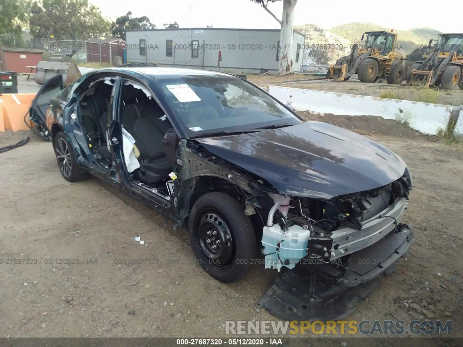 1 Photograph of a damaged car 4T1B11HKXKU813967 TOYOTA CAMRY 2019