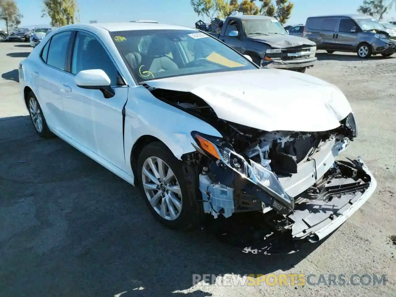 1 Photograph of a damaged car 4T1B11HKXKU814004 TOYOTA CAMRY 2019