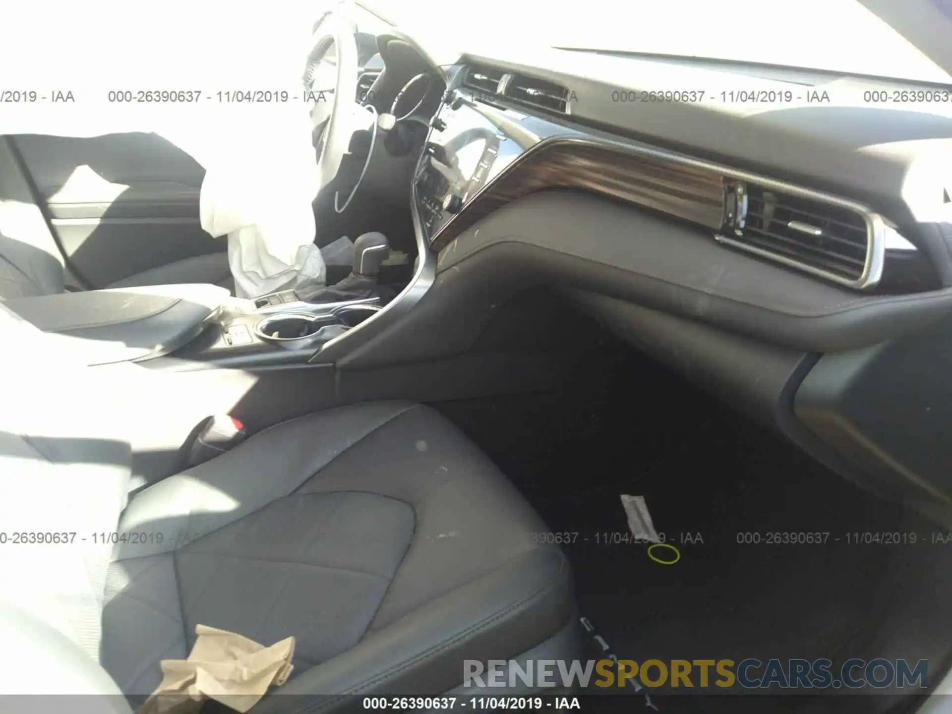 5 Photograph of a damaged car 4T1B11HKXKU818070 TOYOTA CAMRY 2019