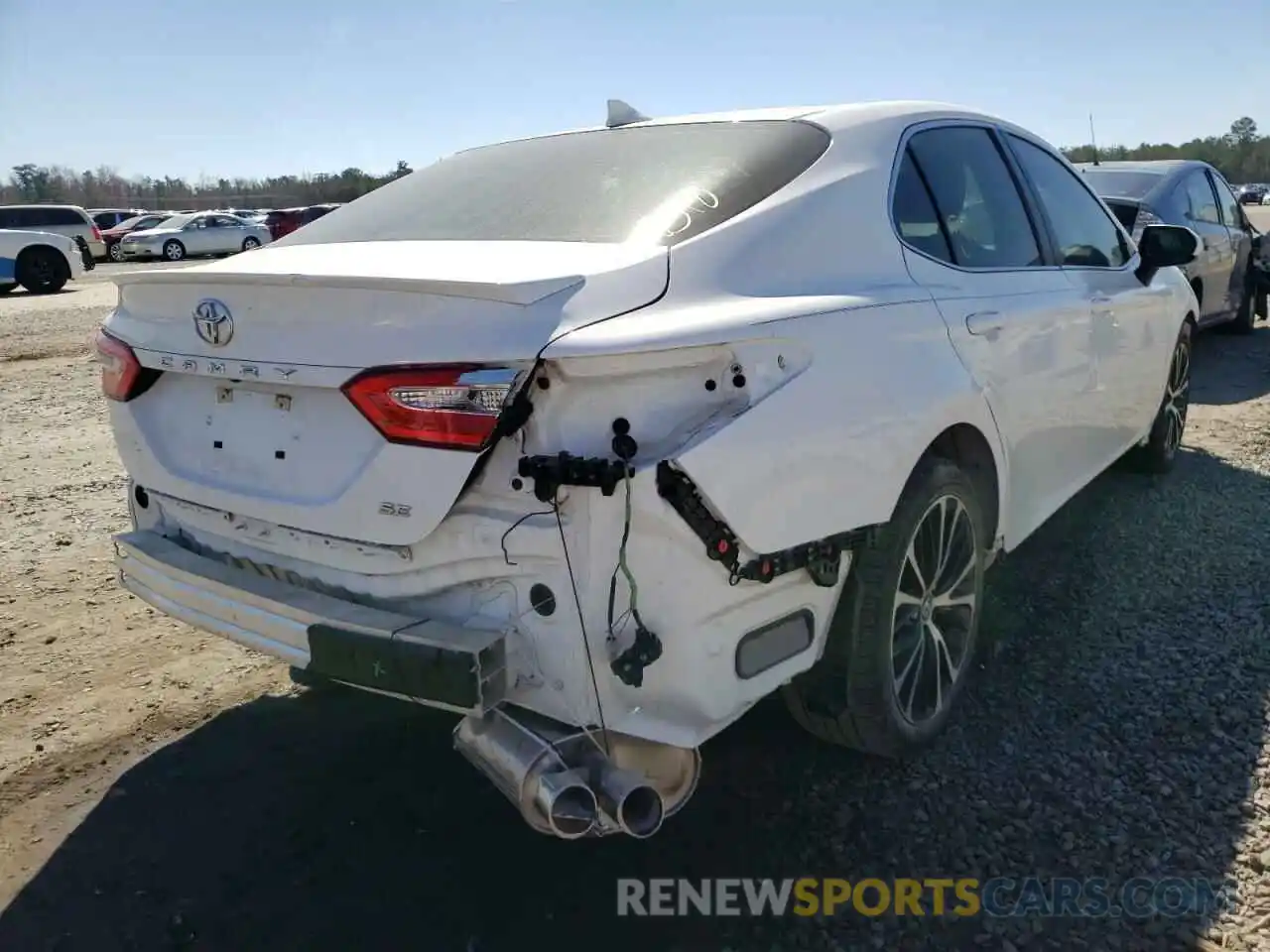 4 Photograph of a damaged car 4T1B11HKXKU819901 TOYOTA CAMRY 2019