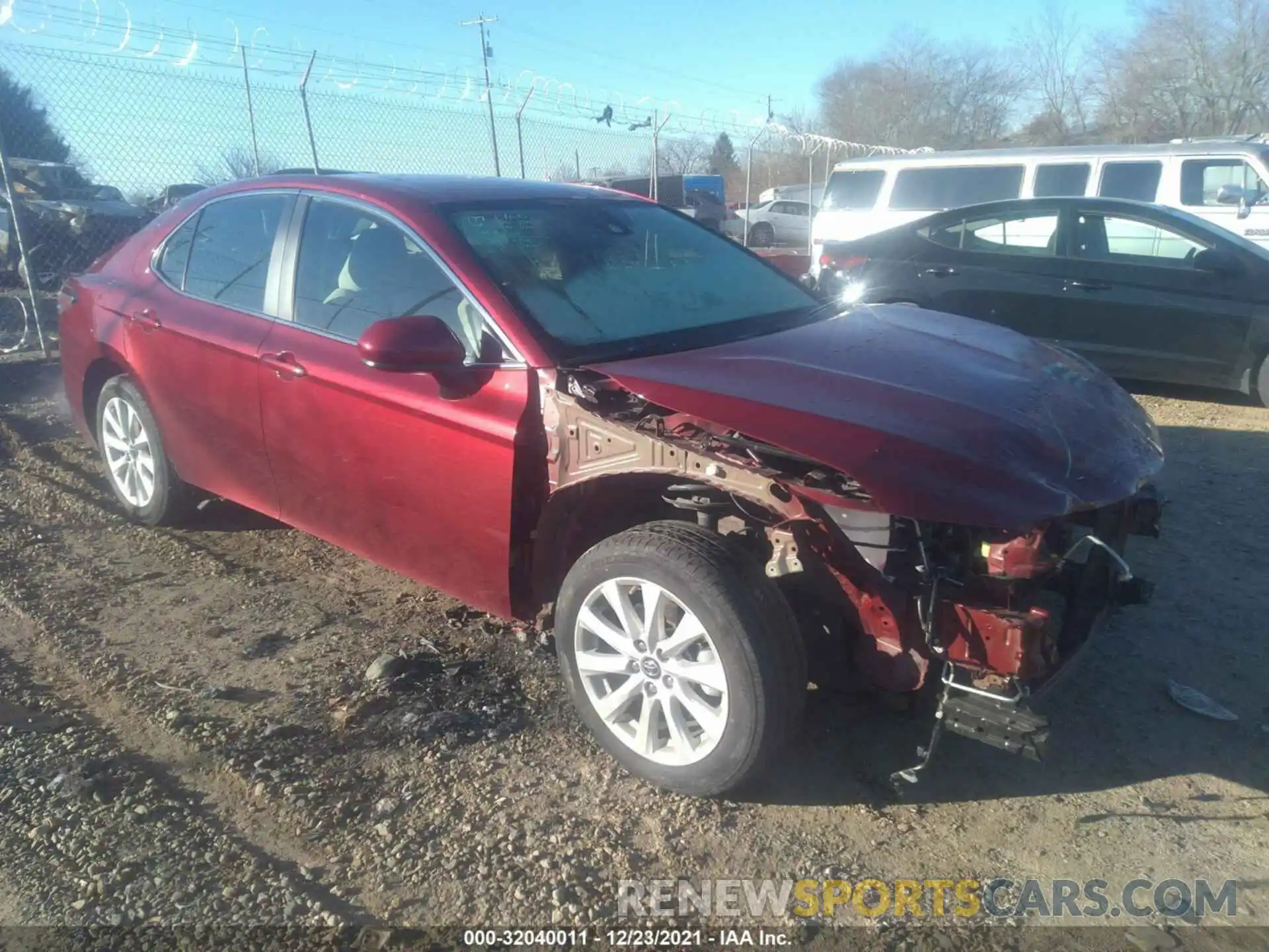 1 Photograph of a damaged car 4T1B11HKXKU820031 TOYOTA CAMRY 2019