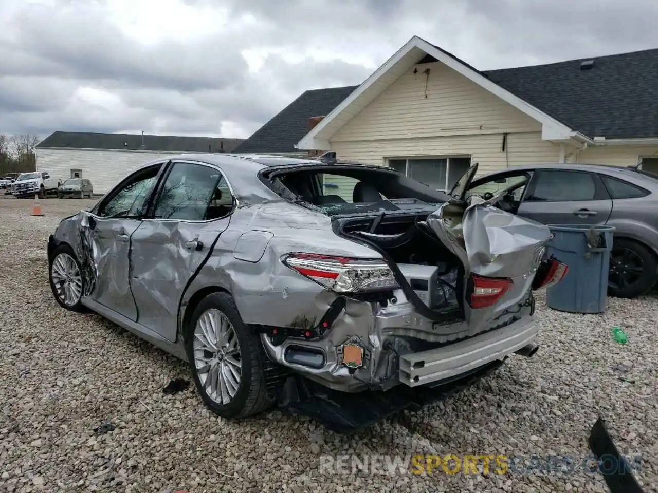 3 Photograph of a damaged car 4T1B11HKXKU821017 TOYOTA CAMRY 2019