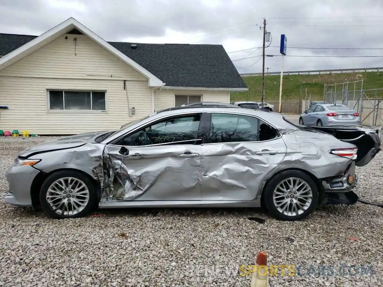 9 Photograph of a damaged car 4T1B11HKXKU821017 TOYOTA CAMRY 2019