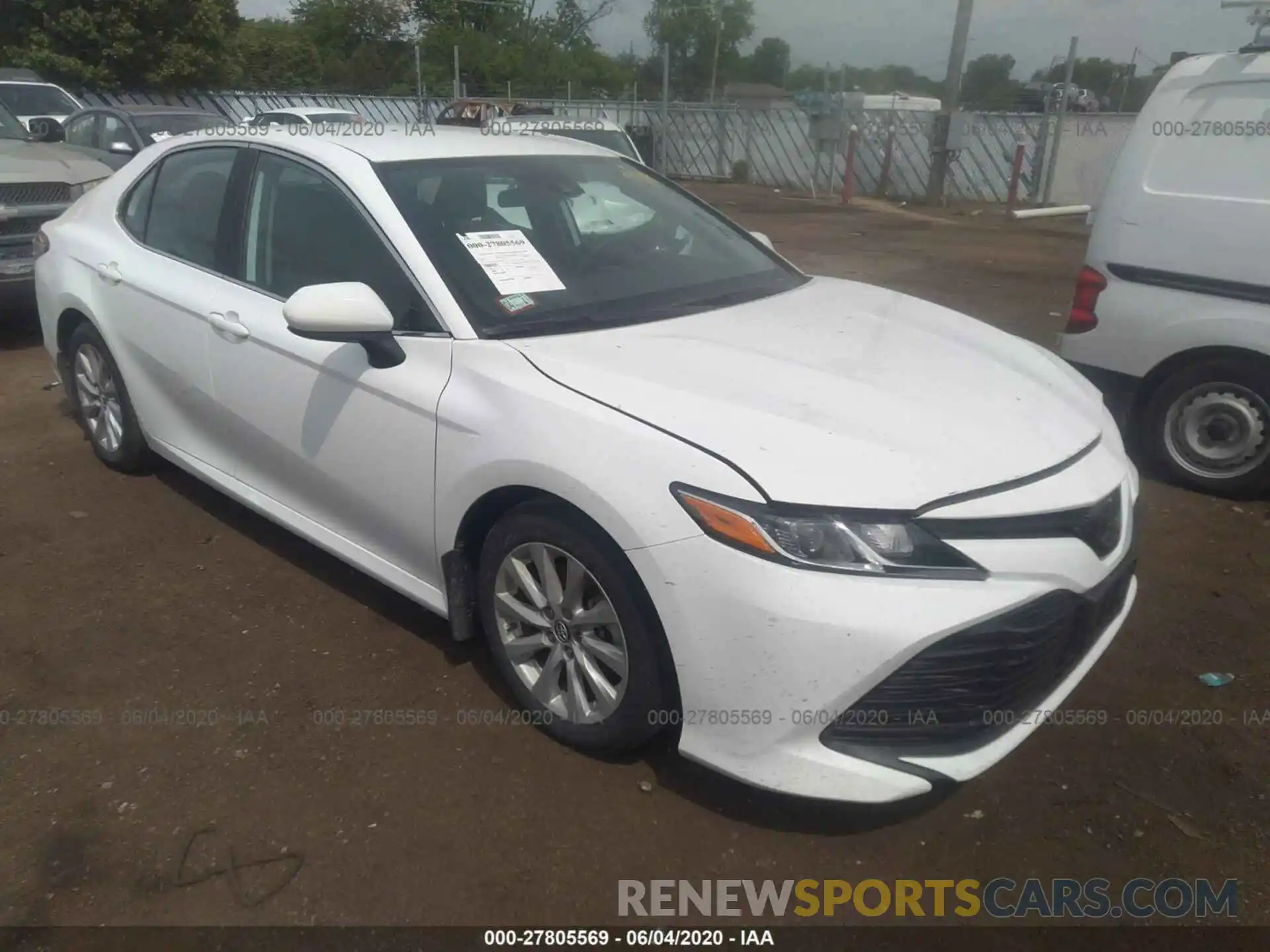 1 Photograph of a damaged car 4T1B11HKXKU825097 TOYOTA CAMRY 2019