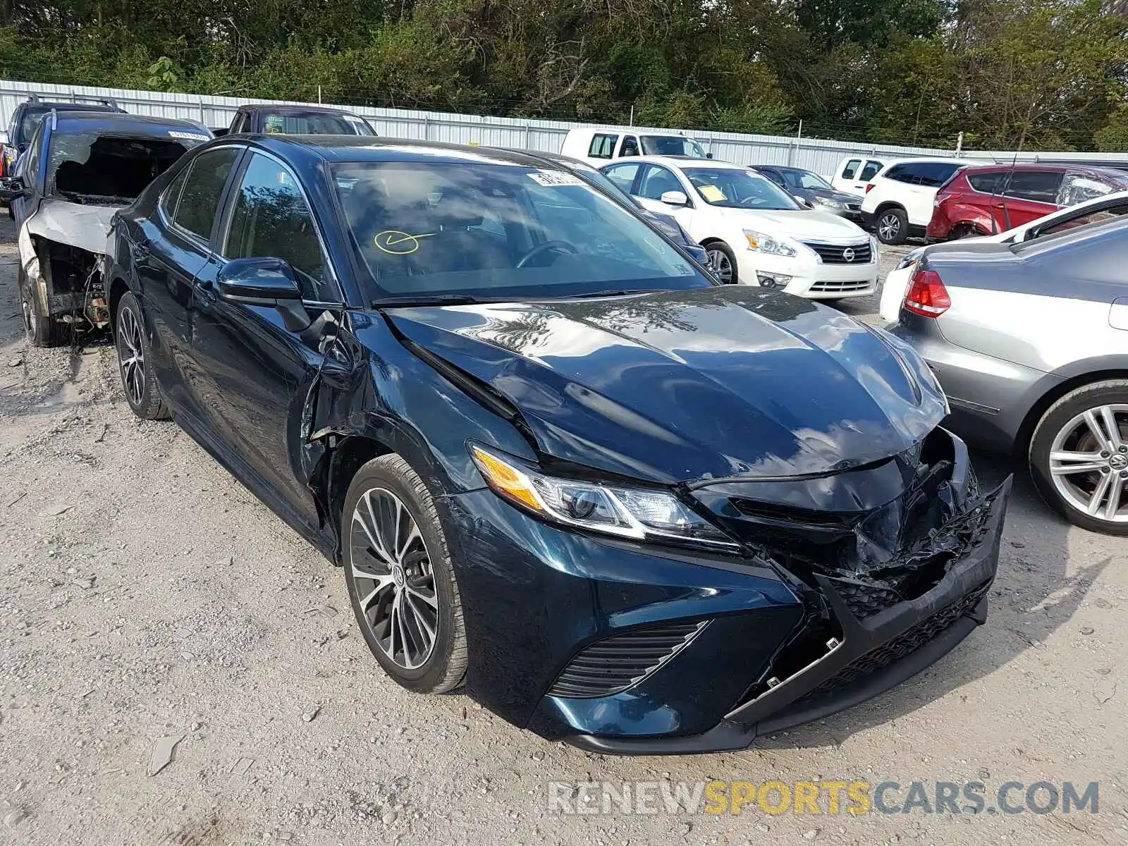 1 Photograph of a damaged car 4T1B11HKXKU825164 TOYOTA CAMRY 2019