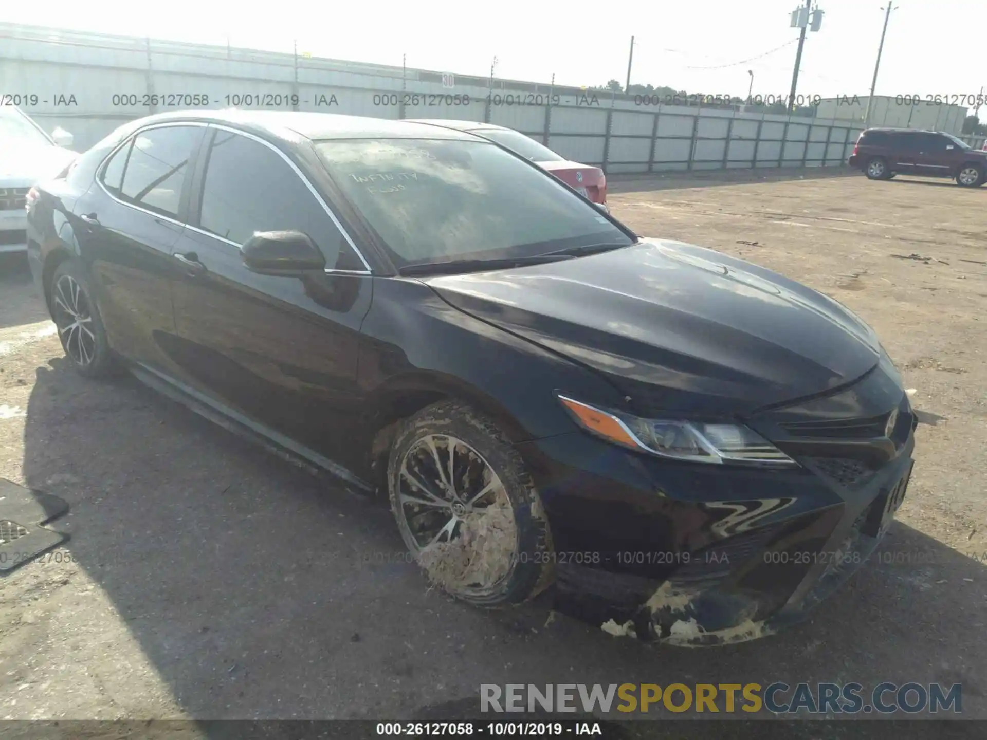 1 Photograph of a damaged car 4T1B11HKXKU825553 TOYOTA CAMRY 2019