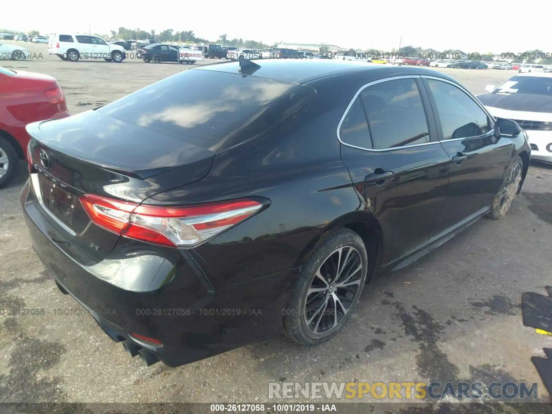 4 Фотография поврежденного автомобиля 4T1B11HKXKU825553 TOYOTA CAMRY 2019