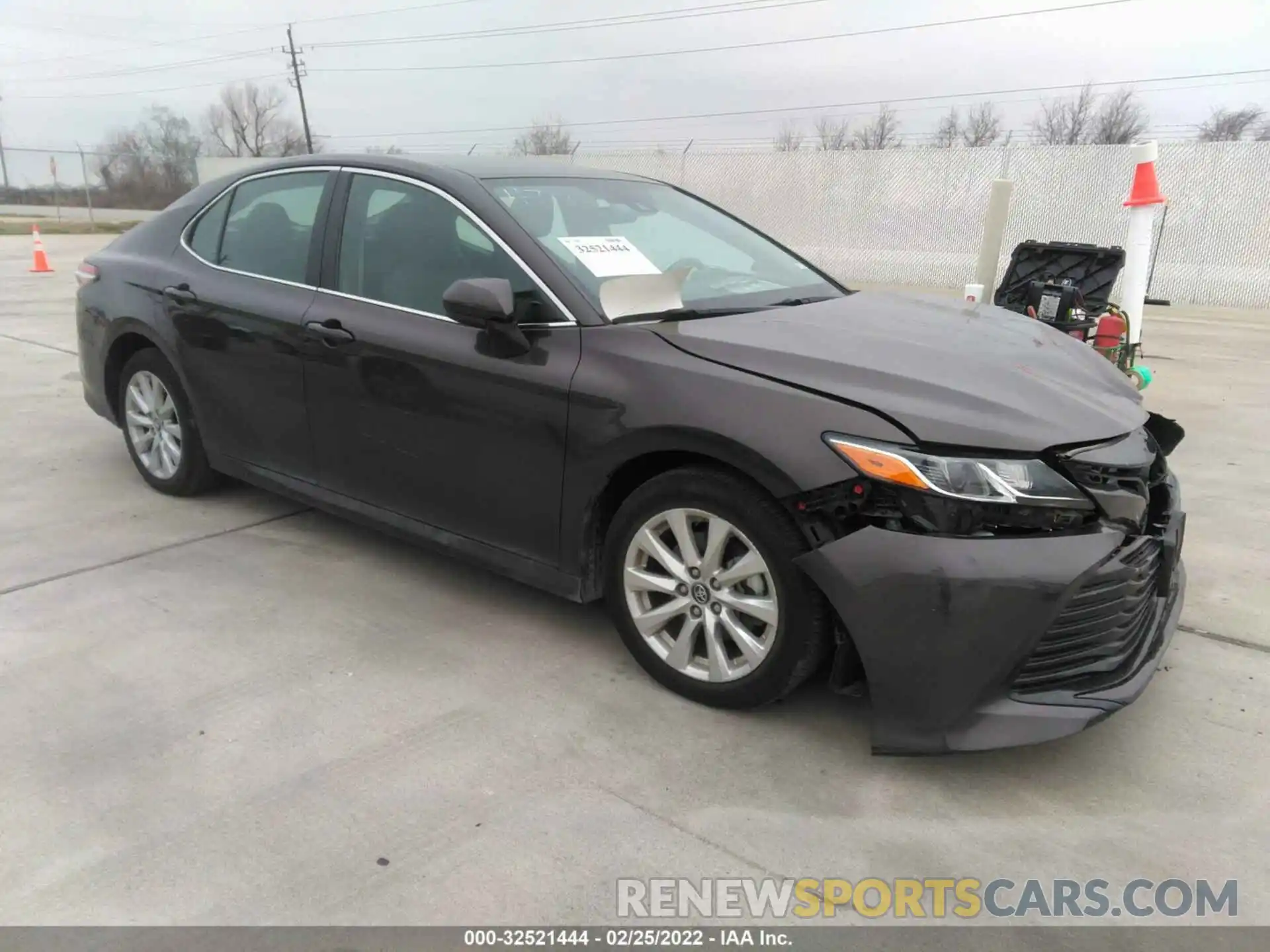 1 Photograph of a damaged car 4T1B11HKXKU826007 TOYOTA CAMRY 2019