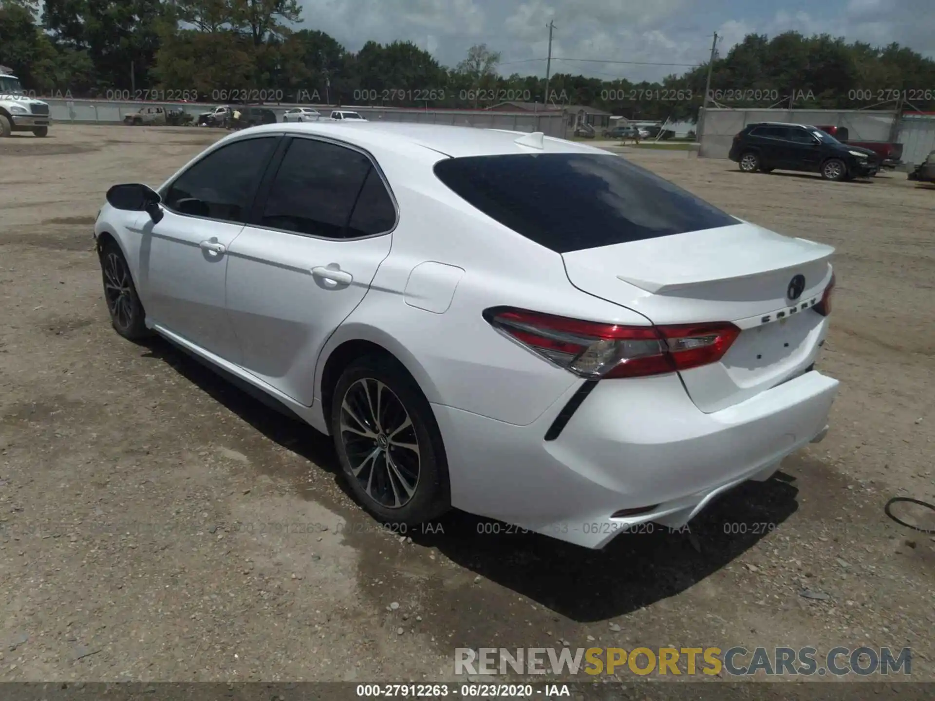 3 Photograph of a damaged car 4T1B11HKXKU826024 TOYOTA CAMRY 2019