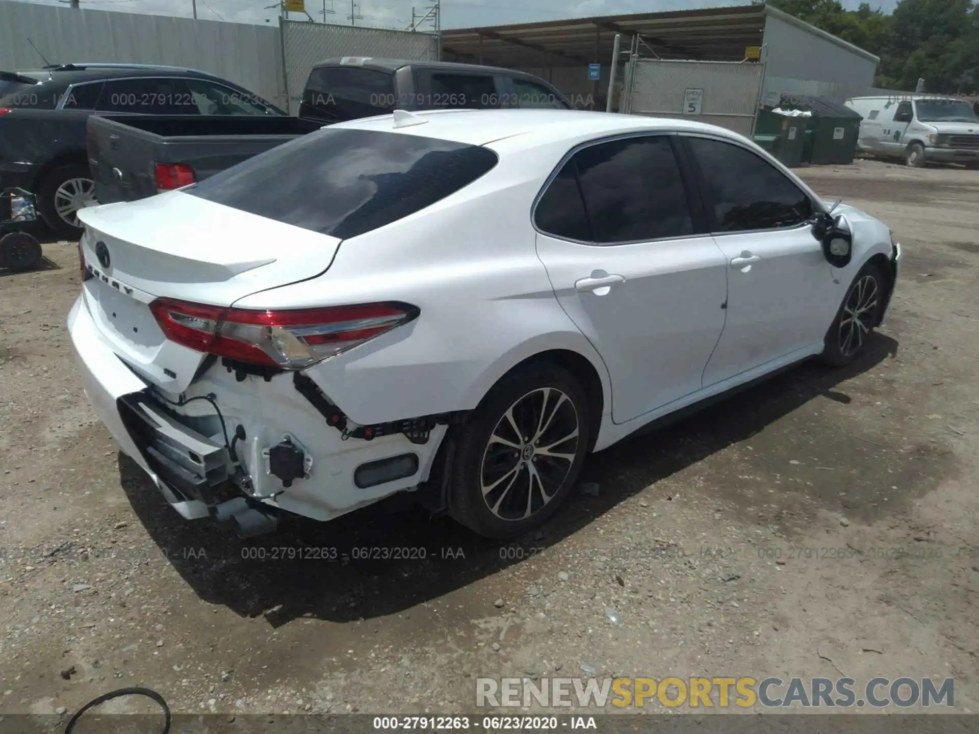 4 Фотография поврежденного автомобиля 4T1B11HKXKU826024 TOYOTA CAMRY 2019