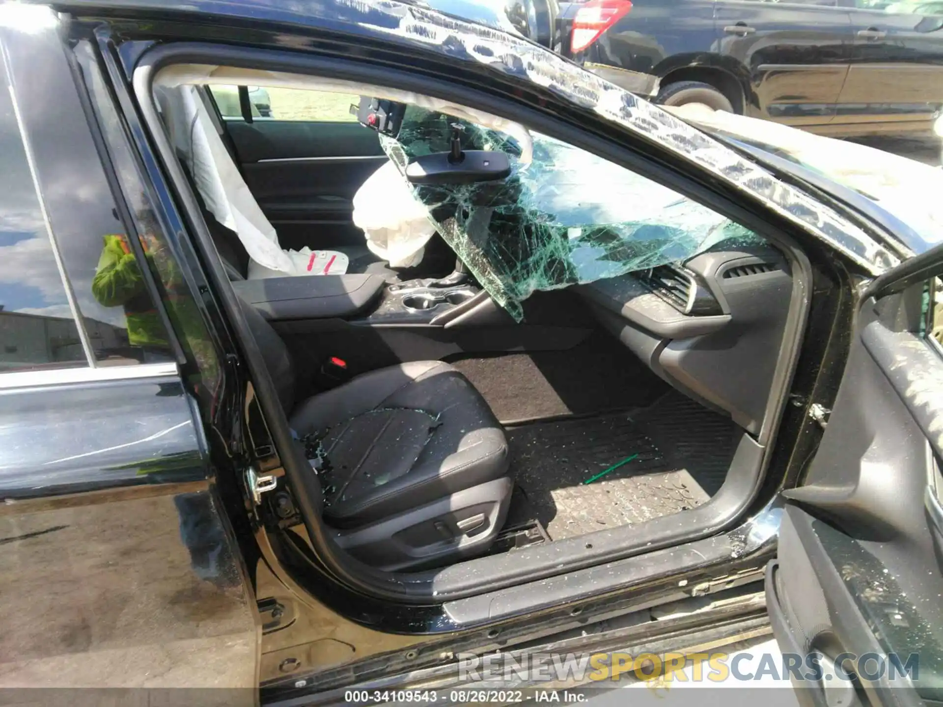 5 Photograph of a damaged car 4T1B11HKXKU826184 TOYOTA CAMRY 2019