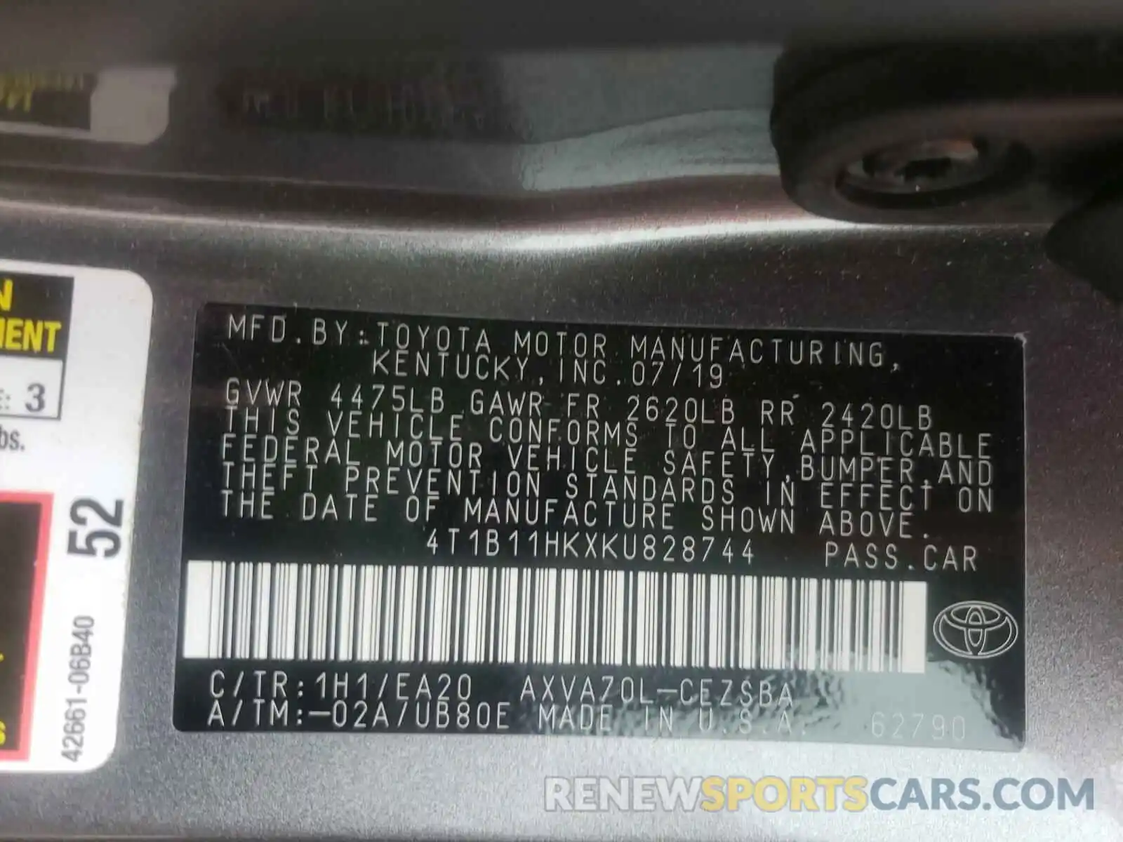 10 Photograph of a damaged car 4T1B11HKXKU828744 TOYOTA CAMRY 2019