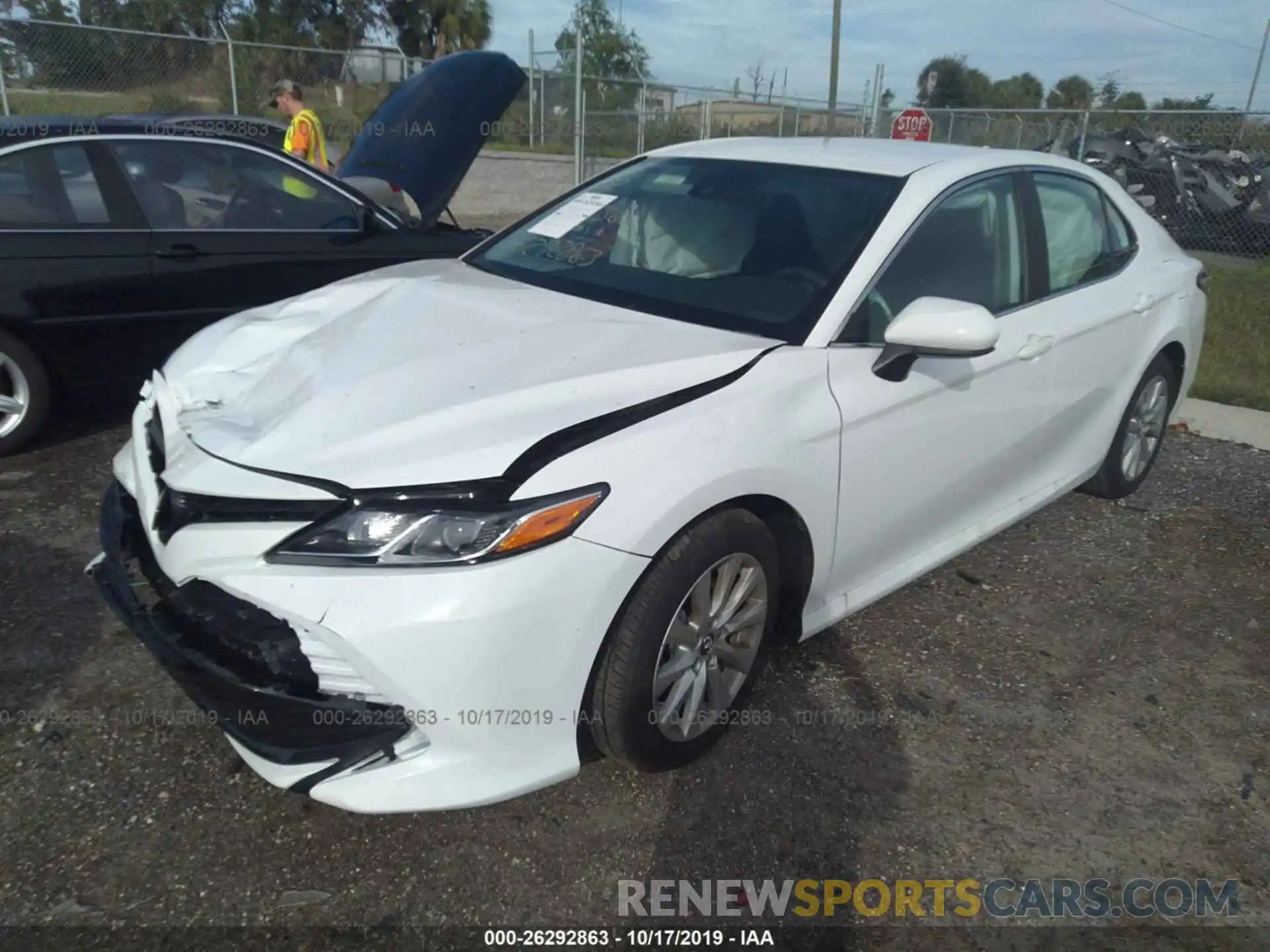 2 Photograph of a damaged car 4T1B11HKXKU828937 TOYOTA CAMRY 2019