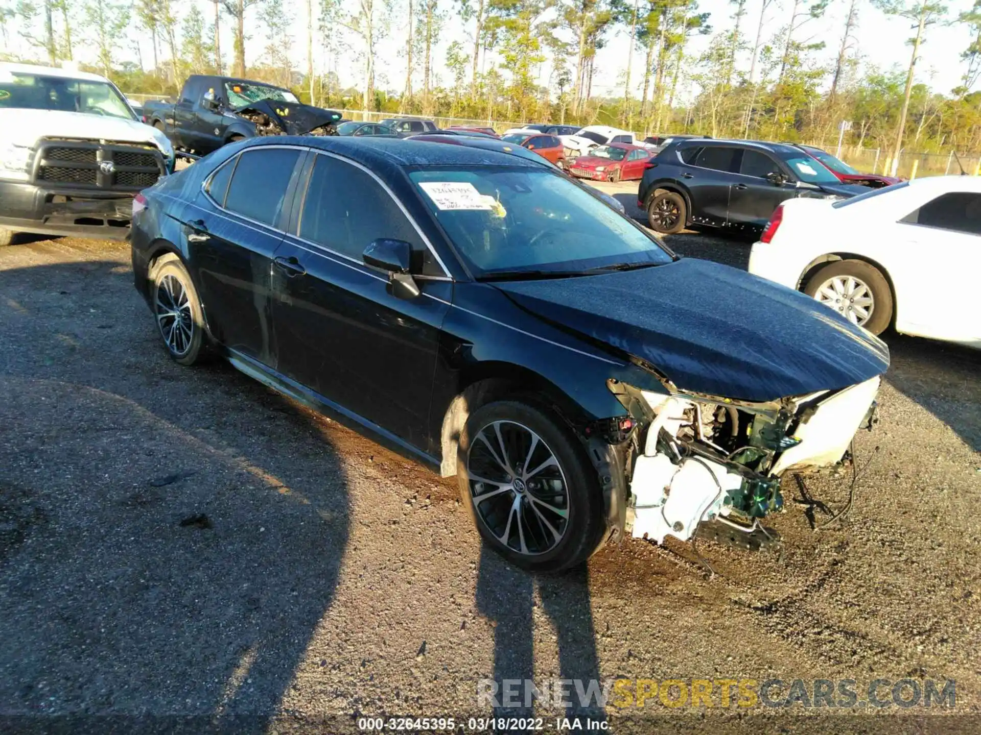 1 Photograph of a damaged car 4T1B11HKXKU829523 TOYOTA CAMRY 2019