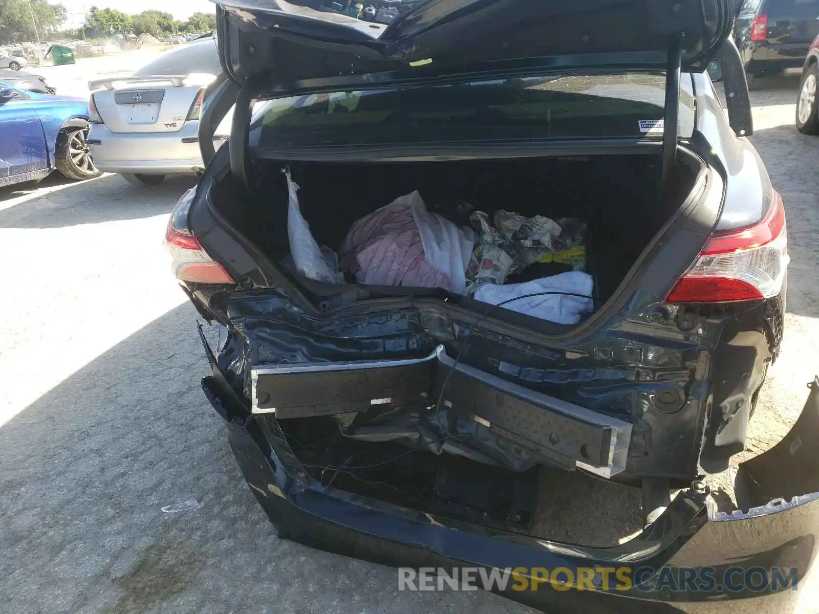 9 Photograph of a damaged car 4T1B11HKXKU832616 TOYOTA CAMRY 2019