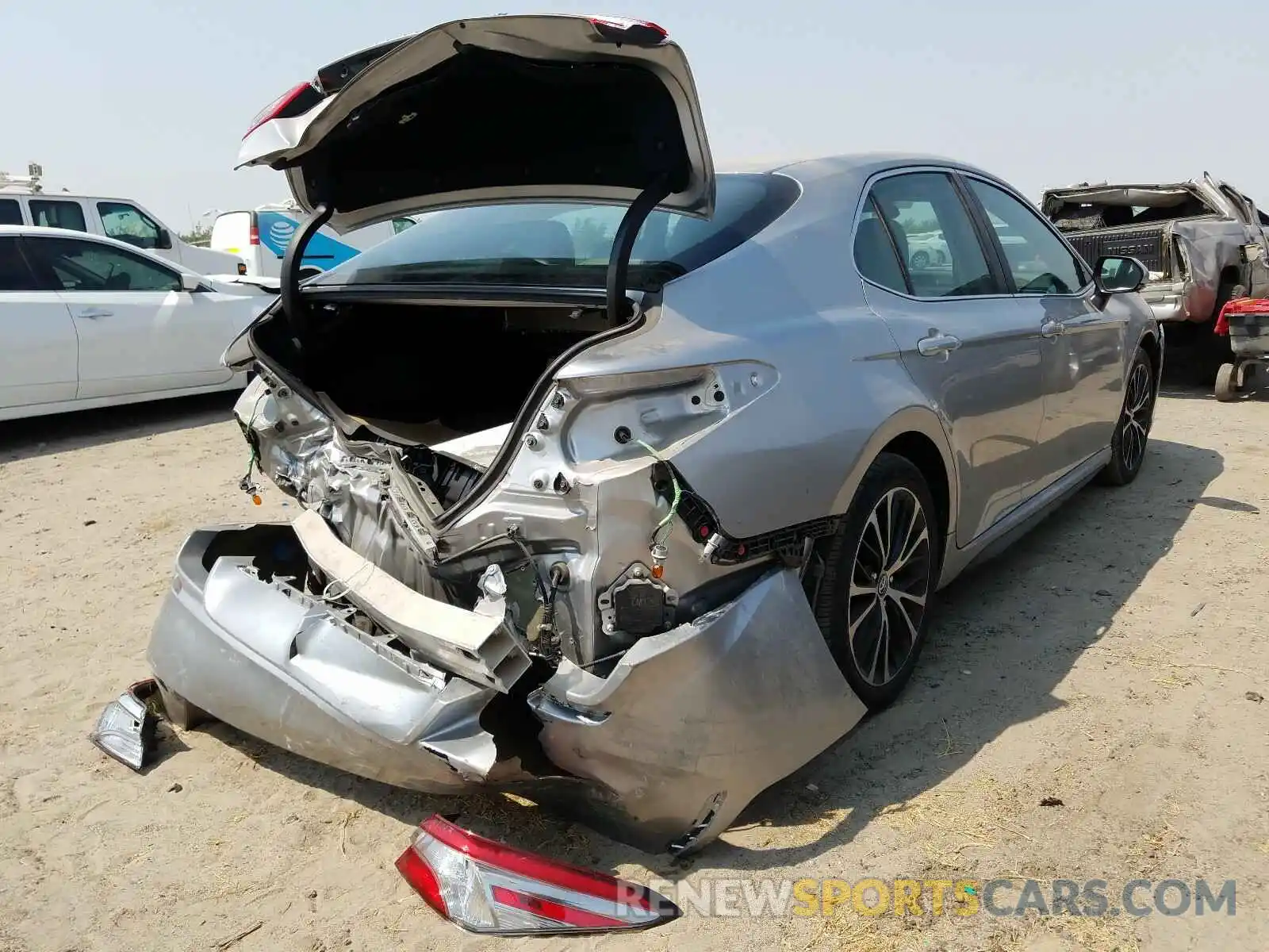 4 Photograph of a damaged car 4T1B11HKXKU834687 TOYOTA CAMRY 2019