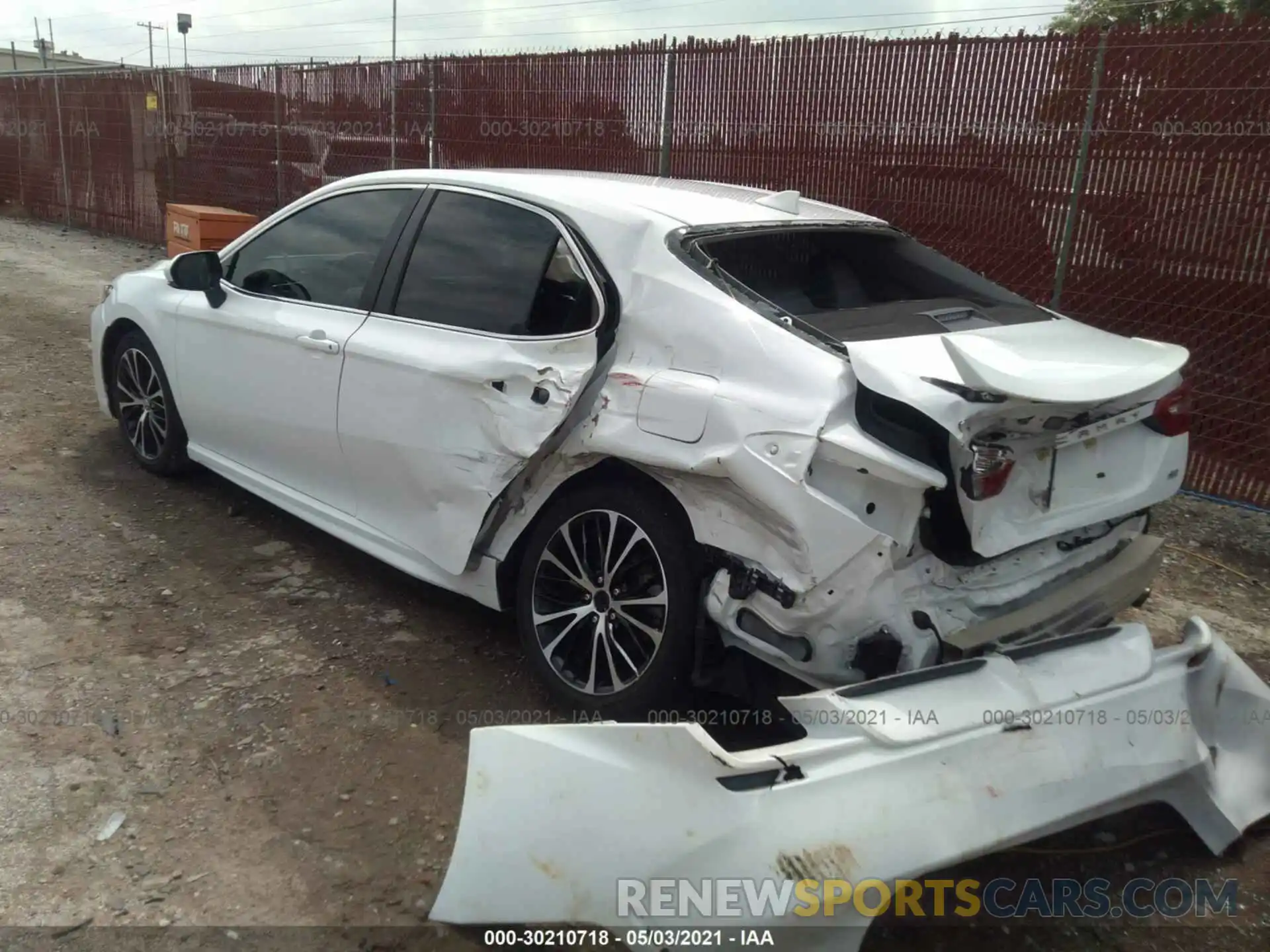 3 Photograph of a damaged car 4T1B11HKXKU834740 TOYOTA CAMRY 2019