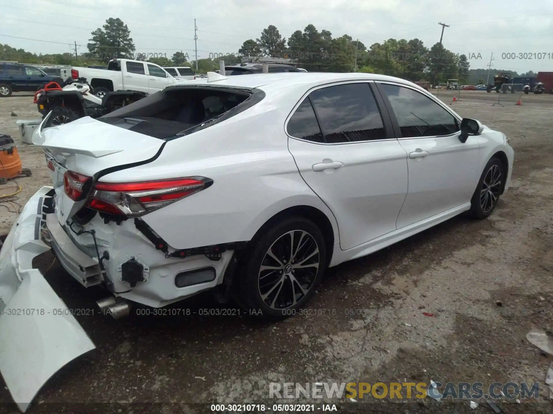 4 Photograph of a damaged car 4T1B11HKXKU834740 TOYOTA CAMRY 2019