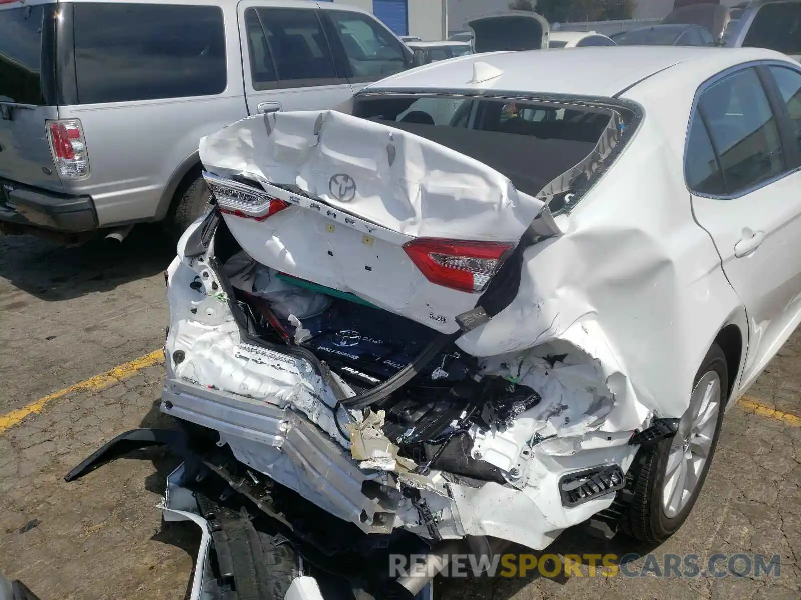 9 Photograph of a damaged car 4T1B11HKXKU836360 TOYOTA CAMRY 2019