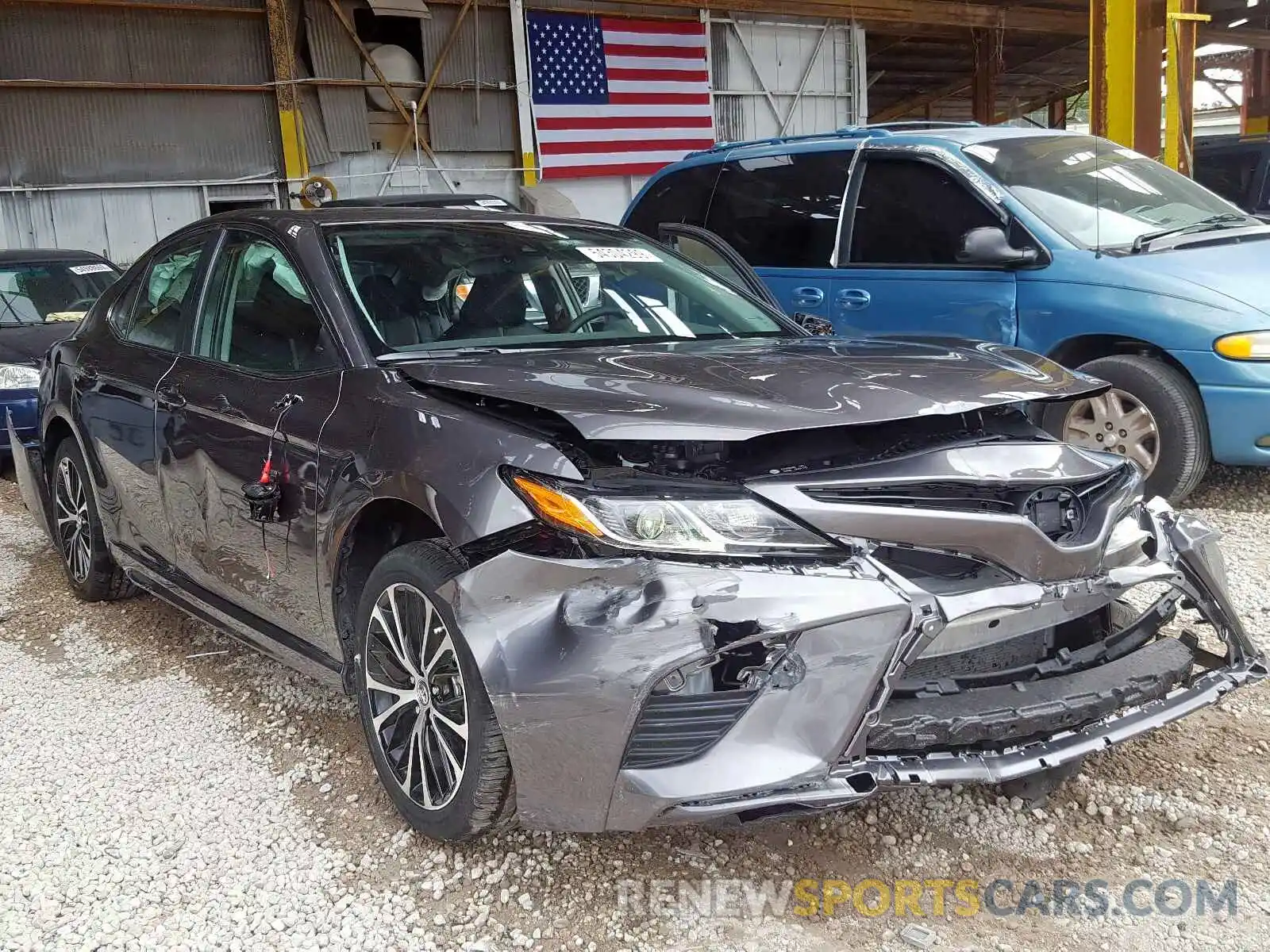 1 Photograph of a damaged car 4T1B11HKXKU836472 TOYOTA CAMRY 2019