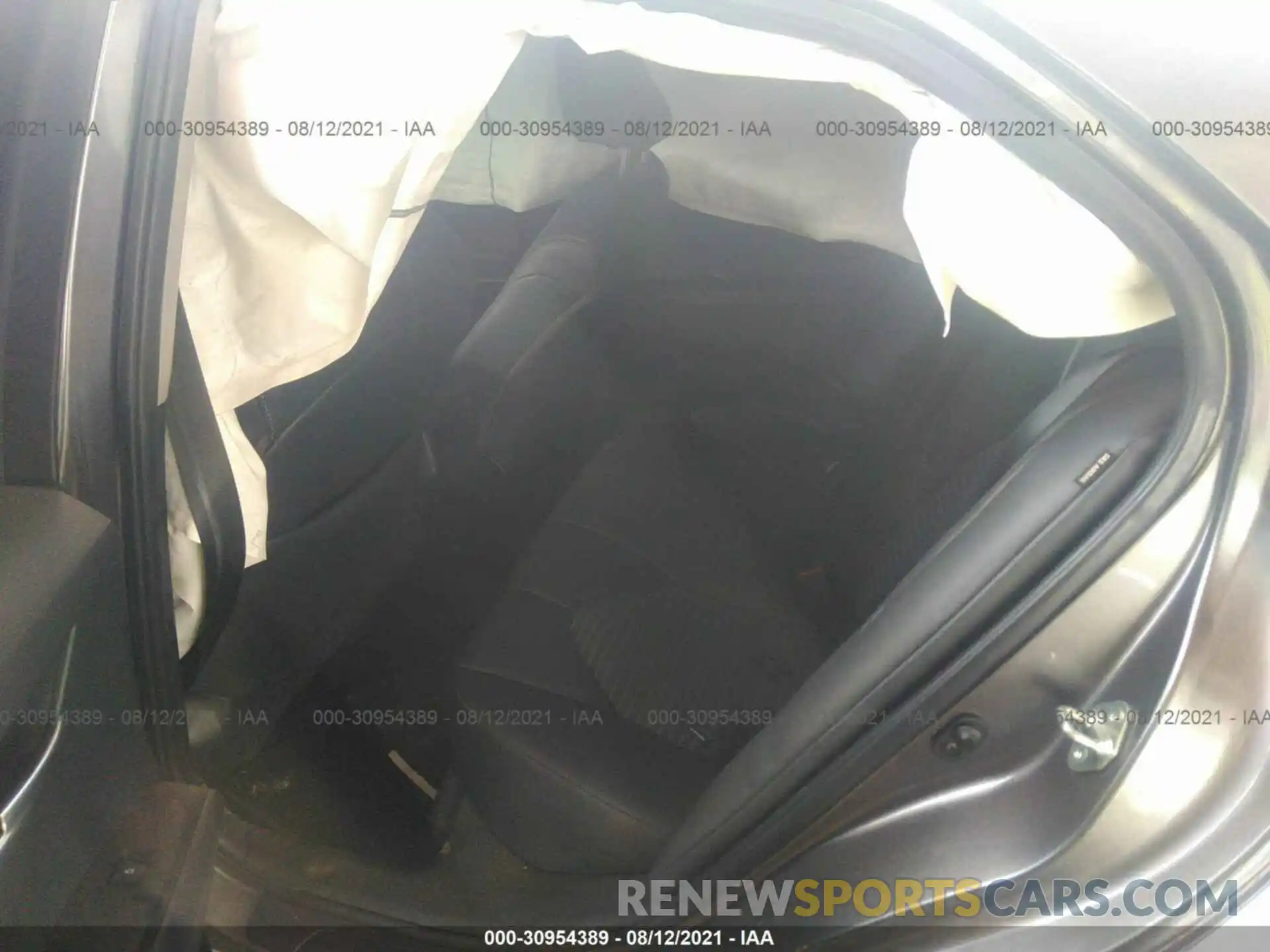 8 Photograph of a damaged car 4T1B11HKXKU836651 TOYOTA CAMRY 2019