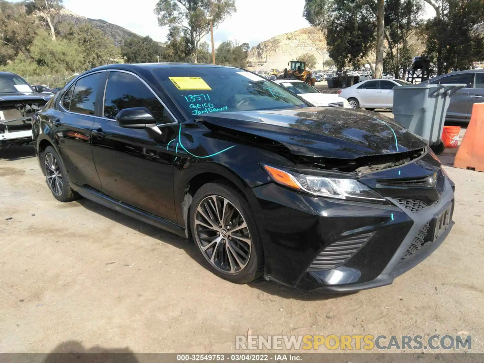 1 Photograph of a damaged car 4T1B11HKXKU838304 TOYOTA CAMRY 2019