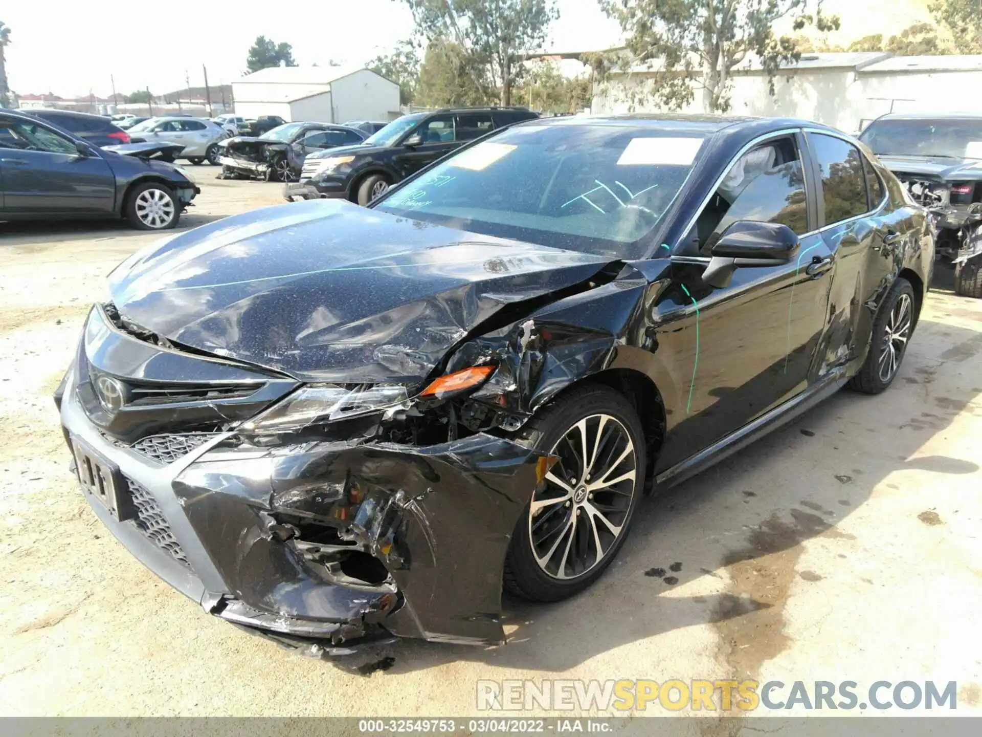 2 Photograph of a damaged car 4T1B11HKXKU838304 TOYOTA CAMRY 2019