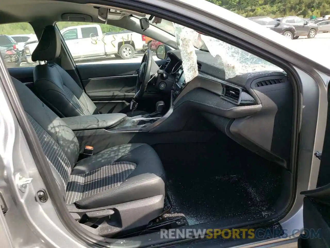 5 Photograph of a damaged car 4T1B11HKXKU838898 TOYOTA CAMRY 2019