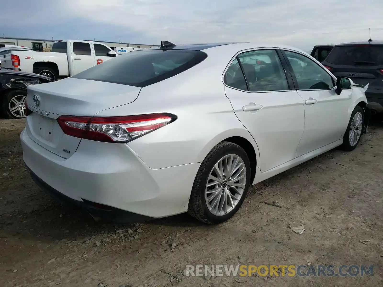 4 Фотография поврежденного автомобиля 4T1B11HKXKU838903 TOYOTA CAMRY 2019